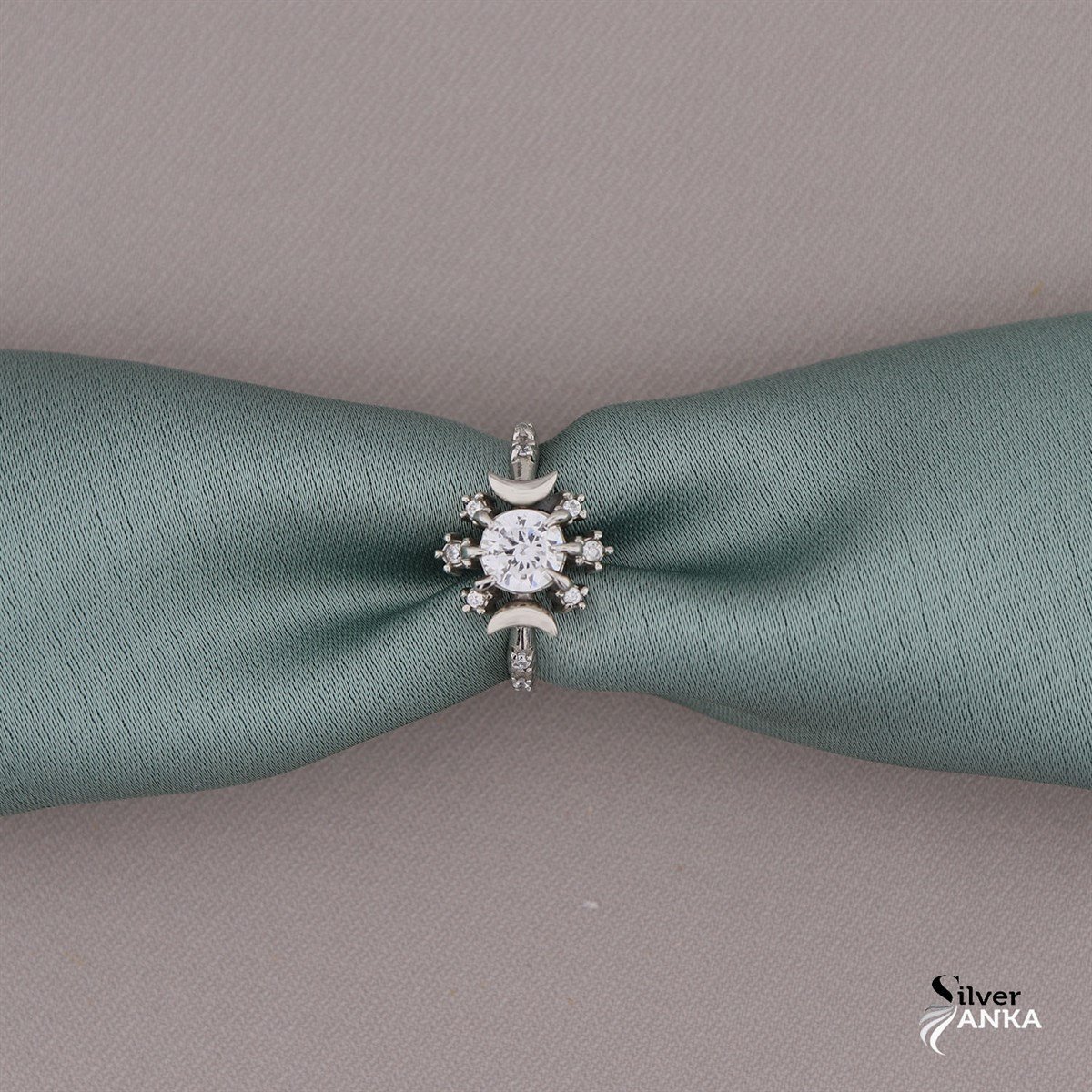 925 Ayar Gümüş Şık Yüzük