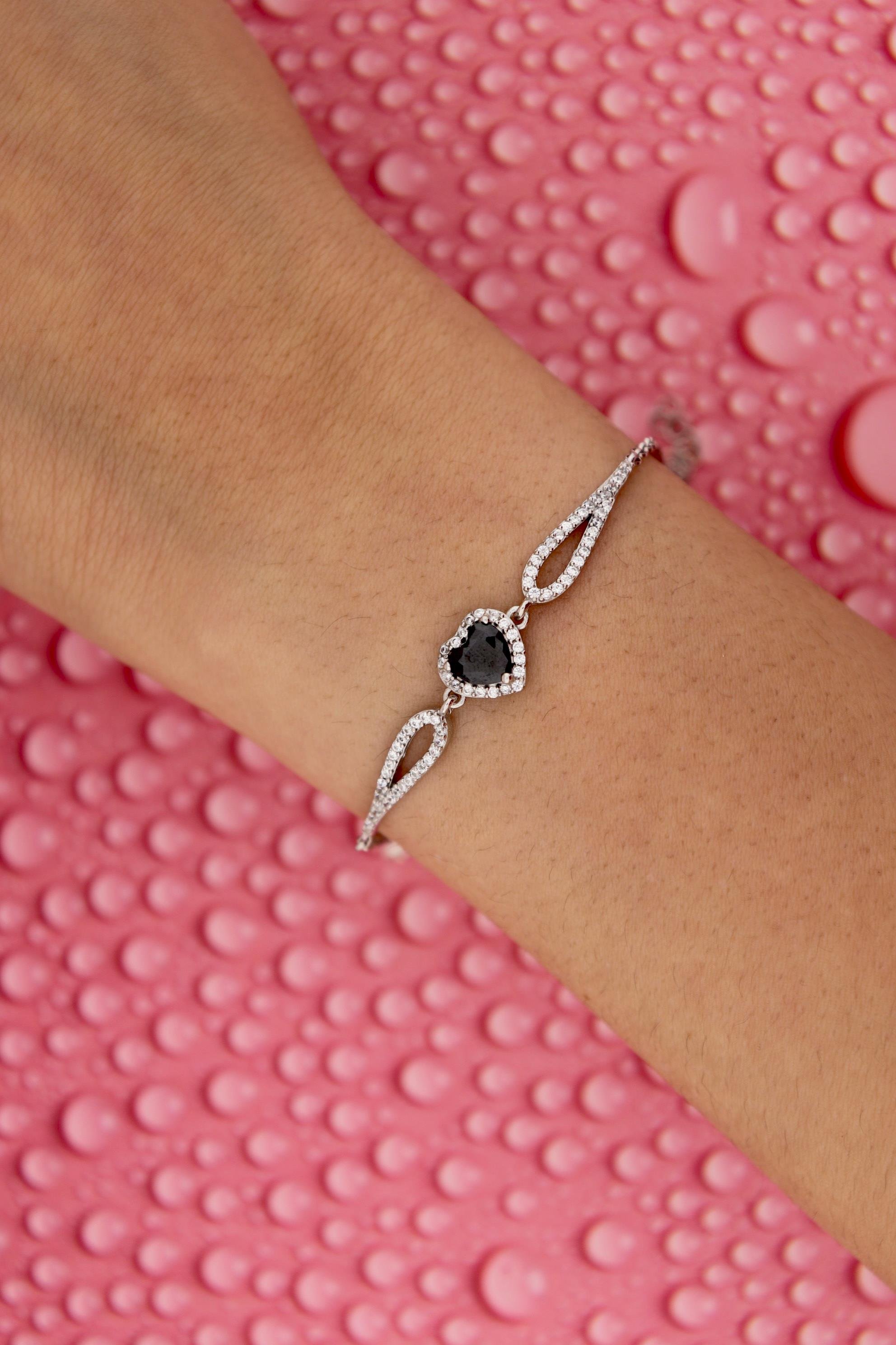 925 Ayar Gümüş Siyah Taşlı Kalp Bileklik