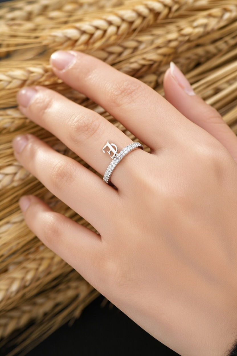 925 Ayar Gümüş Taşlı Yarım Tur Alyans Harf Yüzük