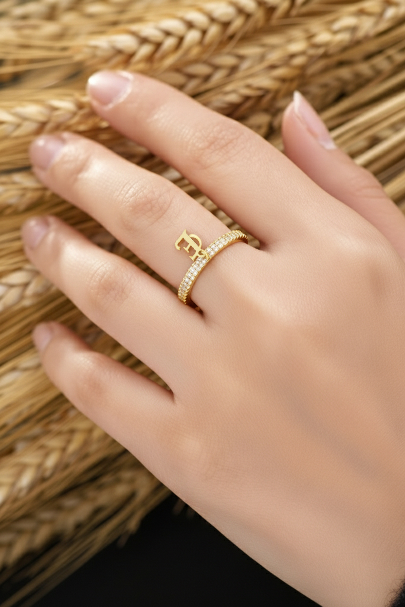 925 Ayar Gümüş Taşlı Yarım Tur Alyans Harf Yüzük