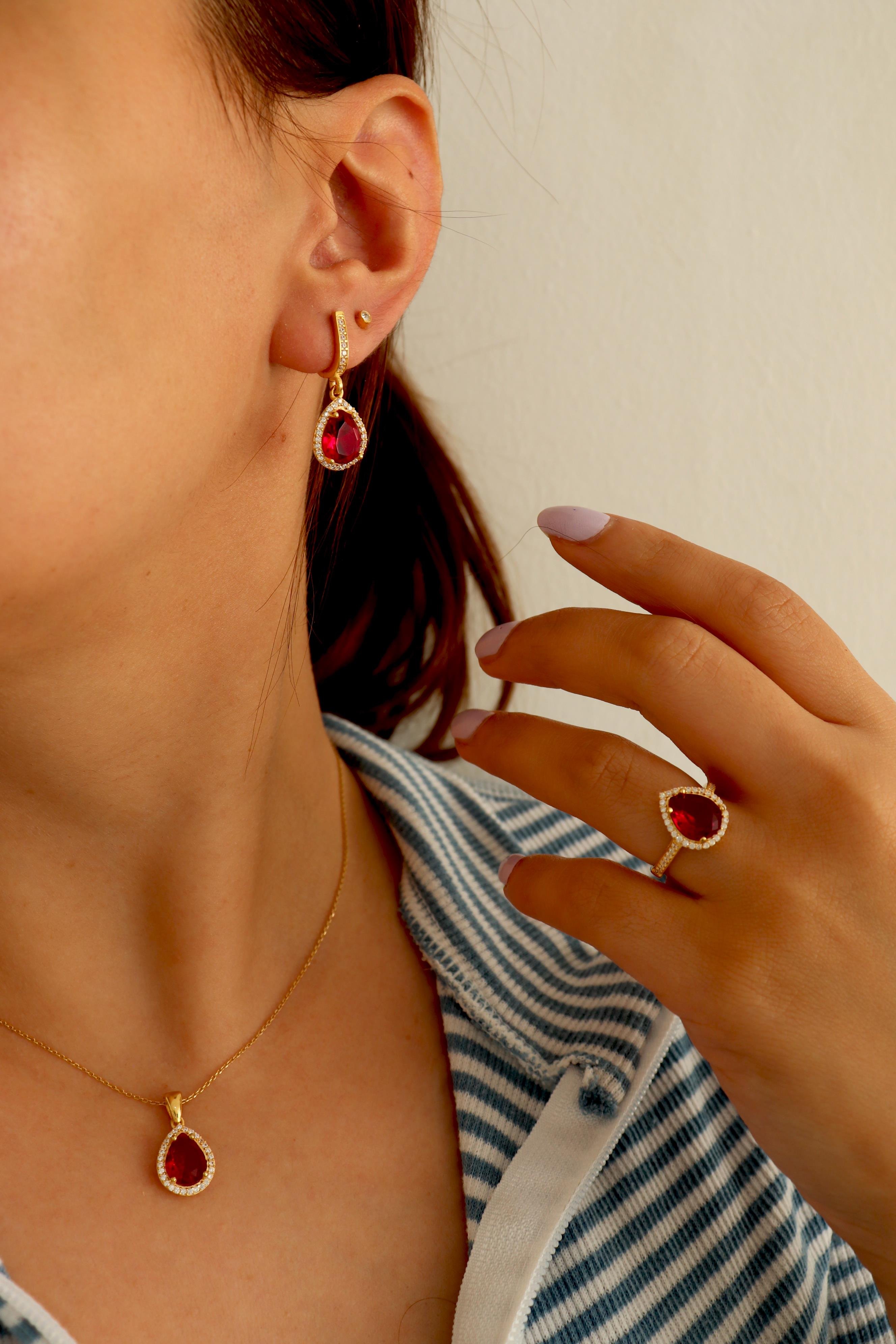 925 Ayar Gümüş Yakut Kırmızısı Su Damlası Takı Seti