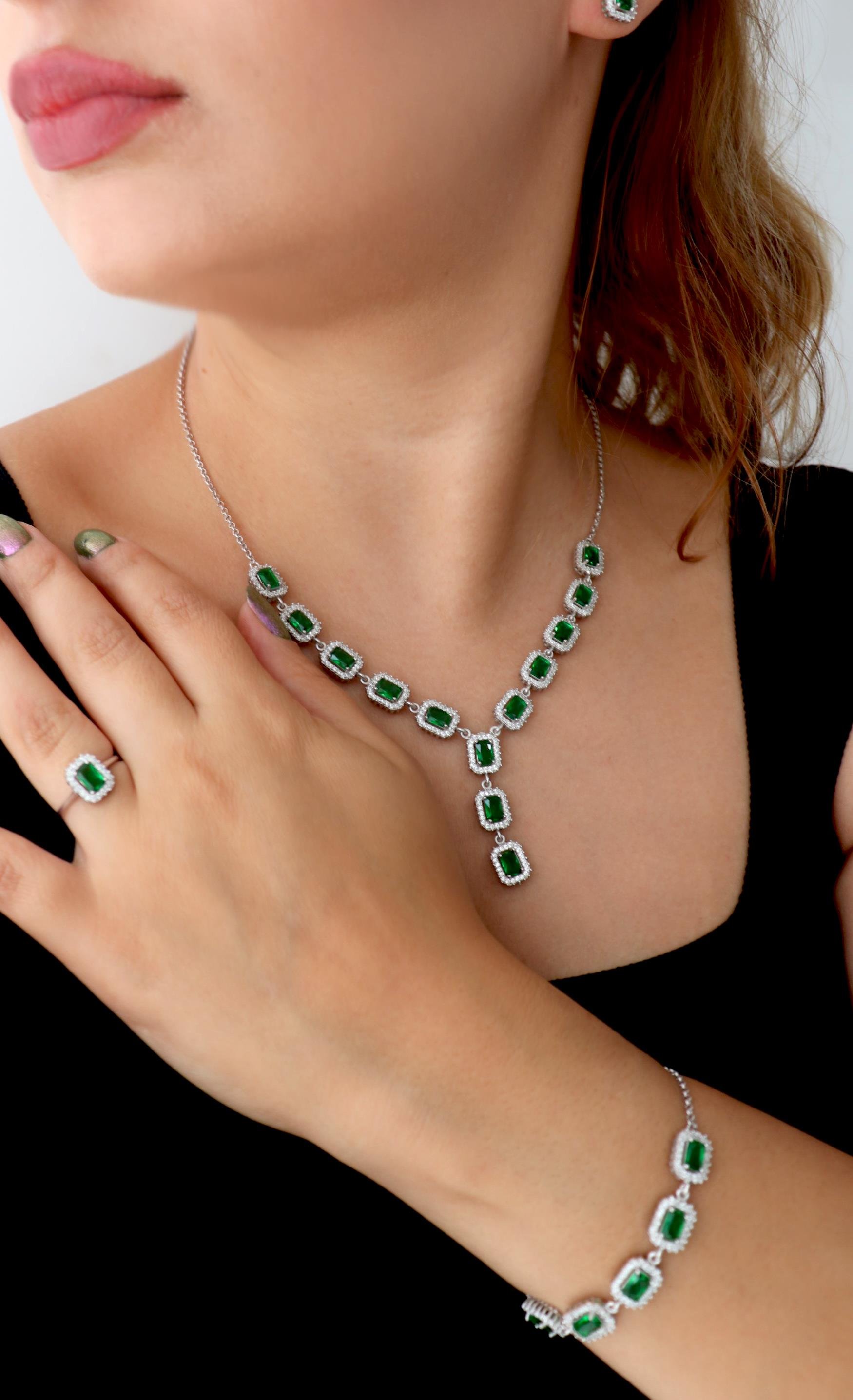 925 Ayar Gümüş Zümrüt Kare Taşlı Pırlanta Montür Kolye