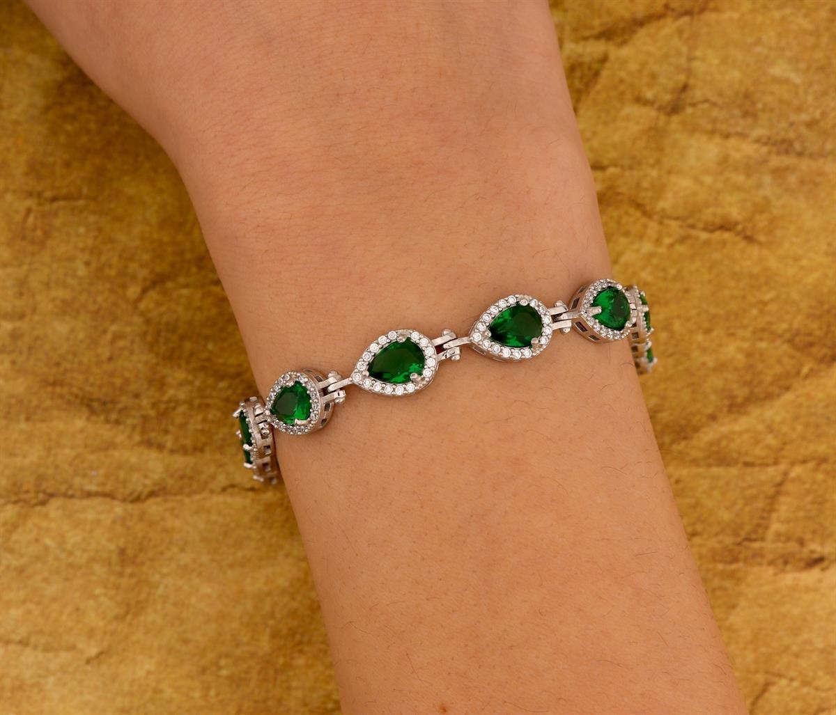 925 Ayar Gümüş Zümrüt Taş Damla Su Yolu Bileklik