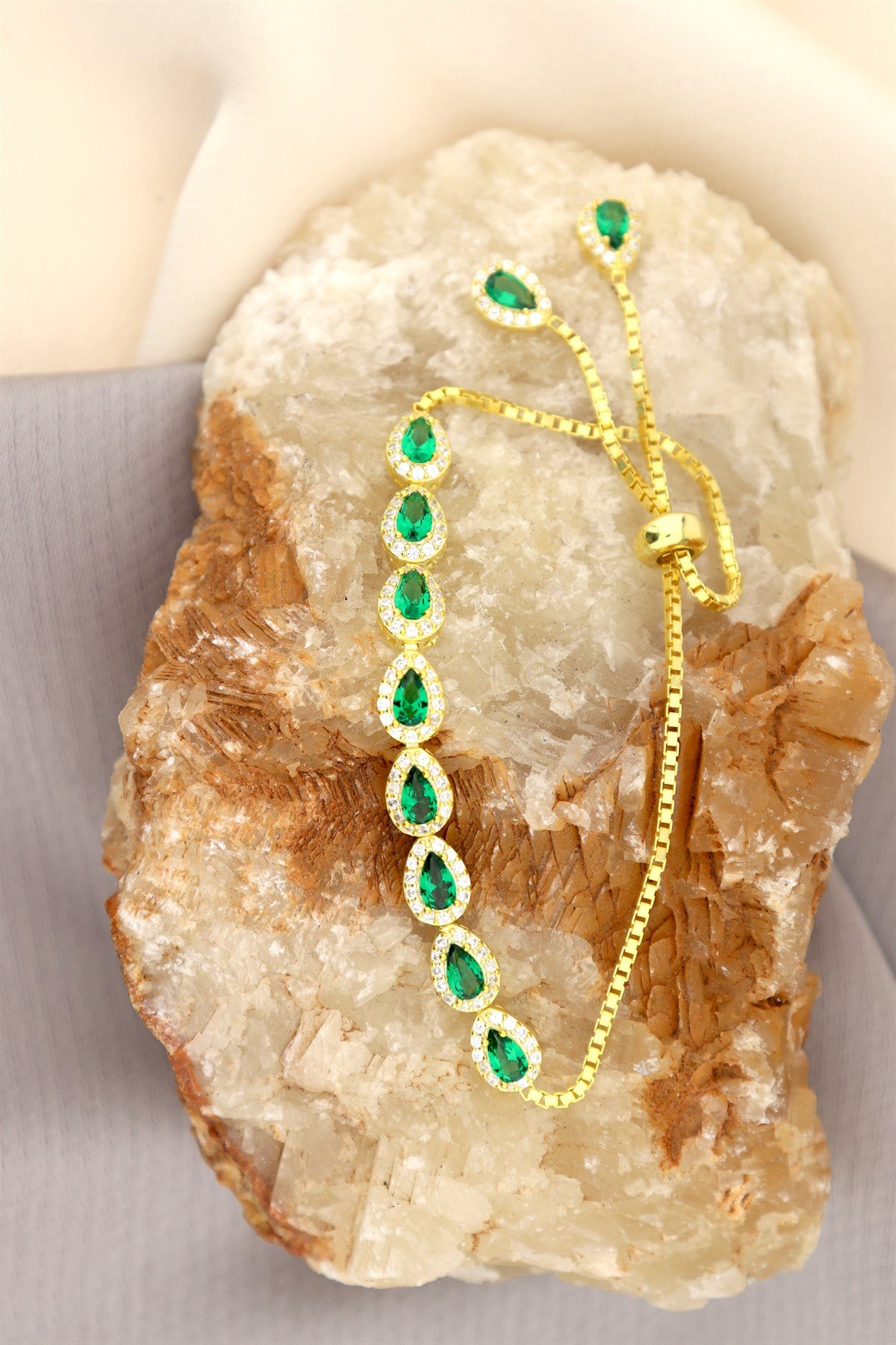 925 Ayar Gümüş Zümrüt Yeşili Damla Taş Gold Bileklik