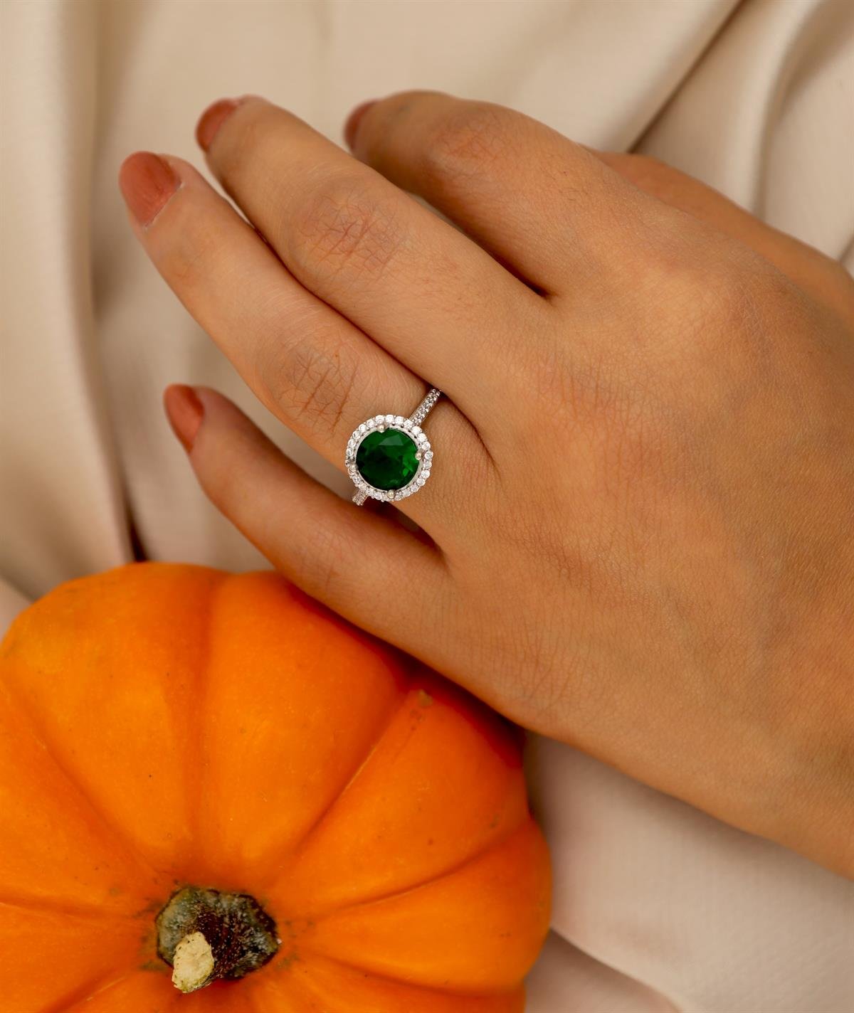 925 Ayar Gümüş Zümrüt Yuvarlak Taşlı Takı Seti