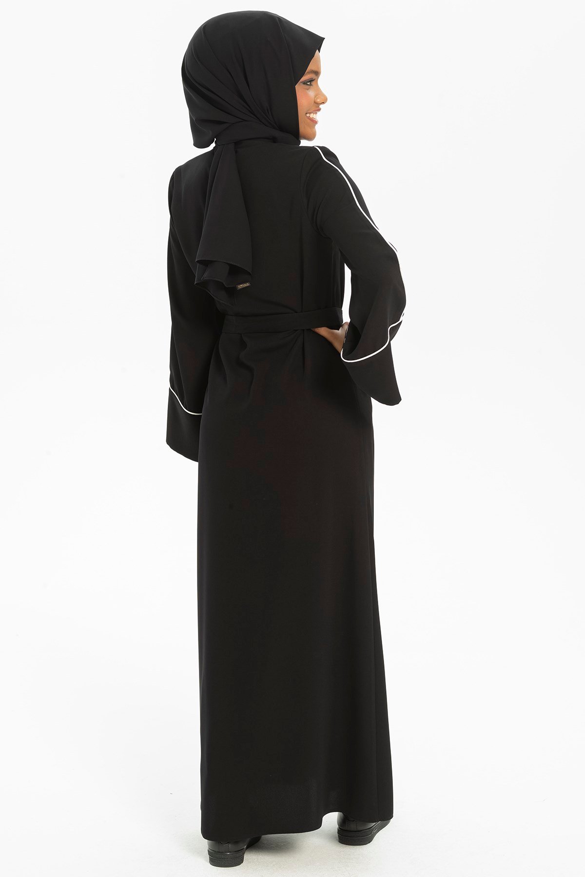 Beyza-BAYRAM ABAYA SİYAH KREP/BEYAZ BİYE