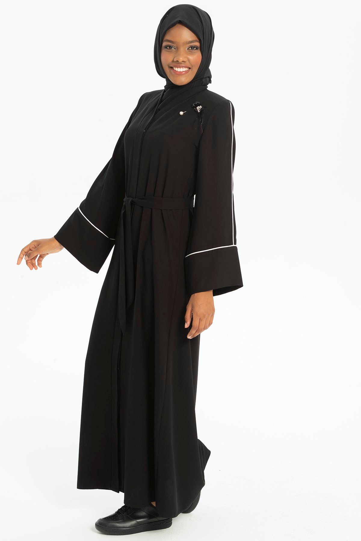 Beyza-BAYRAM ABAYA SİYAH KREP/BEYAZ BİYE