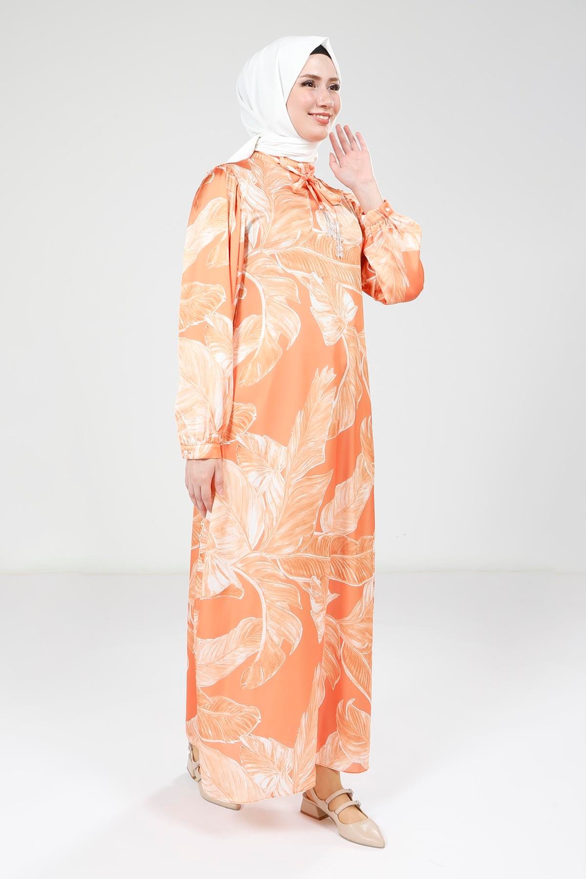 Beyza-Beyza Boynu Kuşak Detaylı Baskılı Turuncu Elbise 9388