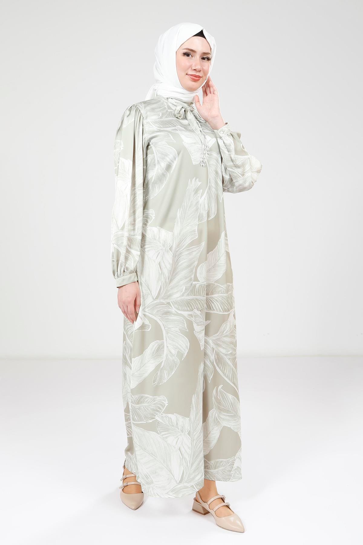 Beyza-Beyza Boynu Kuşak Detaylı Baskılı Yeşil Elbise 9388