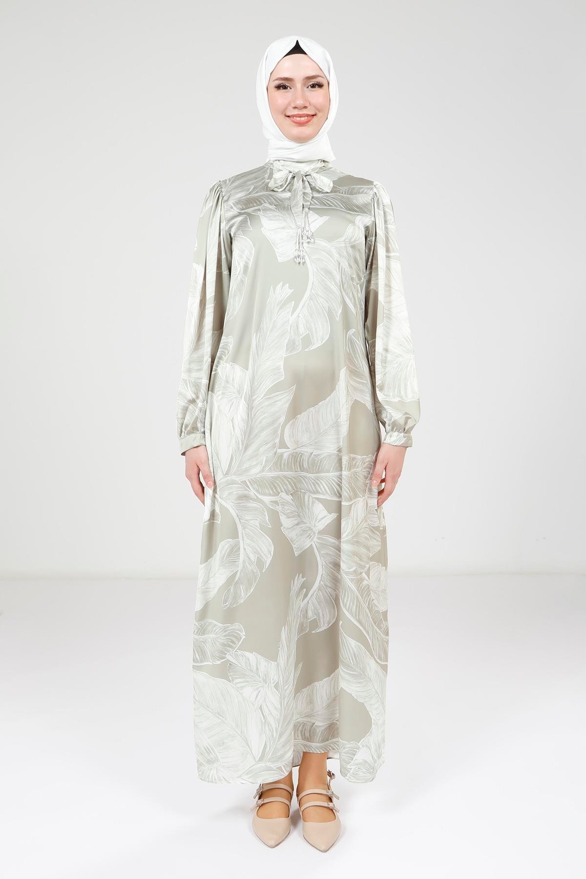 Beyza-Beyza Boynu Kuşak Detaylı Baskılı Yeşil Elbise 9388