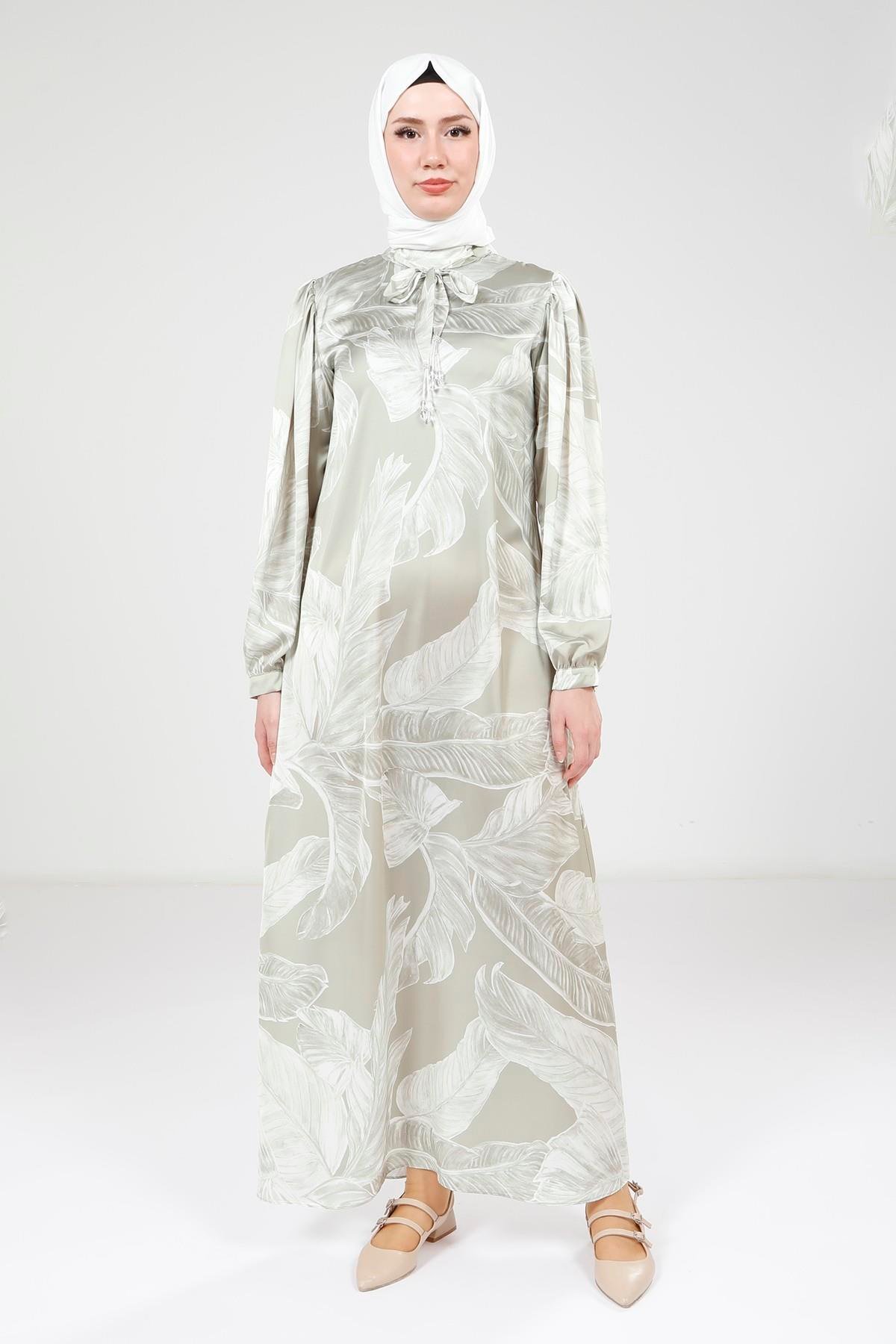 Beyza-Beyza Boynu Kuşak Detaylı Baskılı Yeşil Elbise 9388