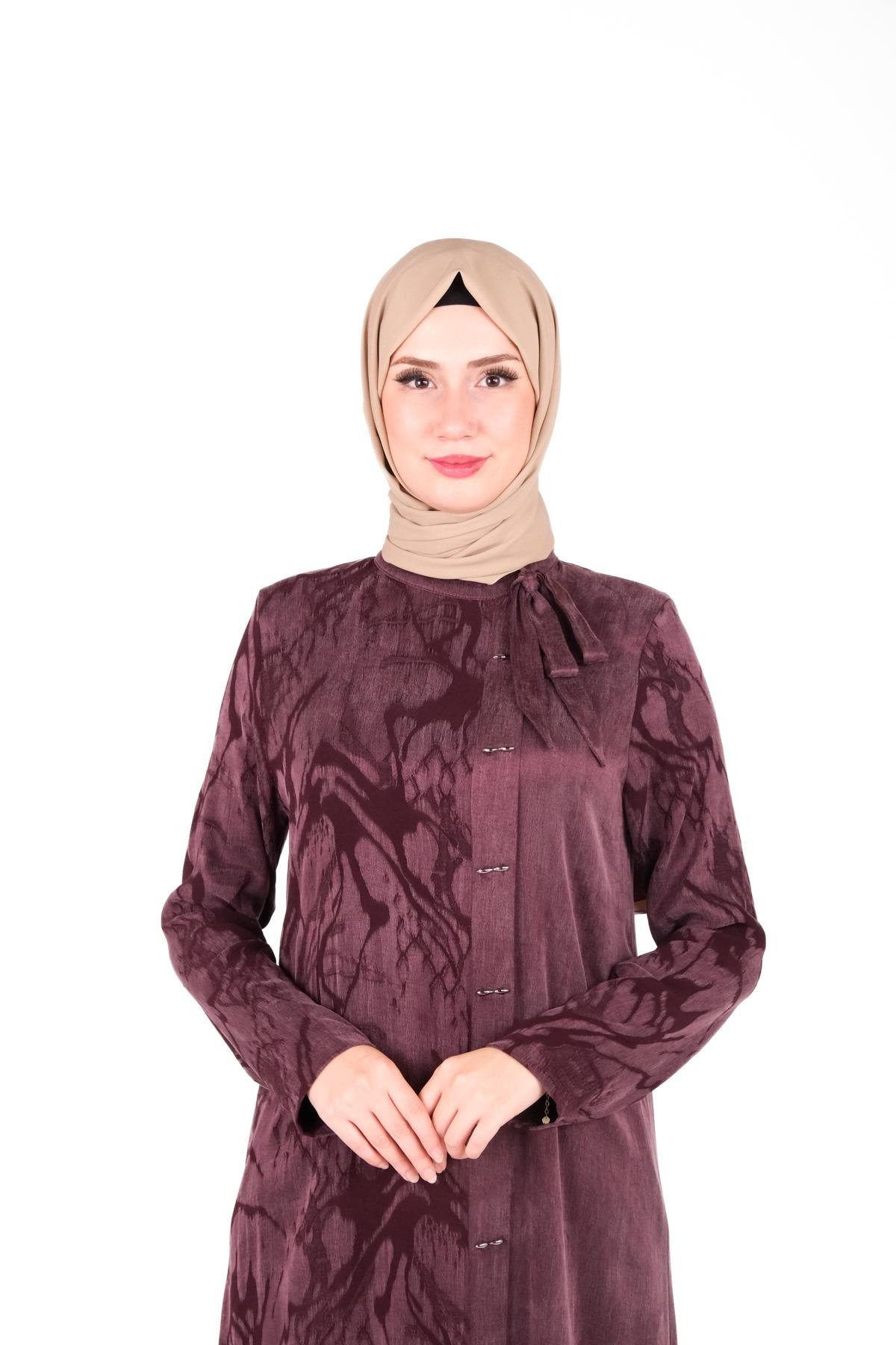 Beyza-Beyza Kendinden Desenli Yakası Kurdele Detaylı Mürdüm Elbise 9412