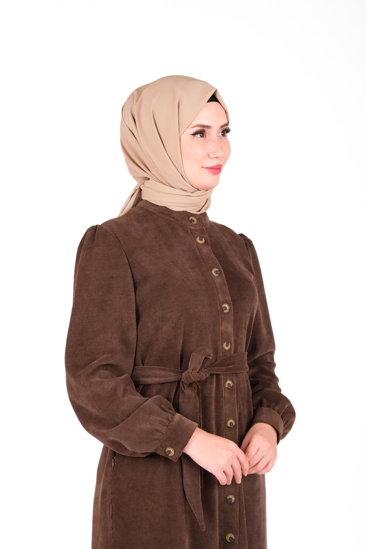 Beyza-Beyza Ön Kısmı Pat Düğmeli Örme Kahve Elbise 9444