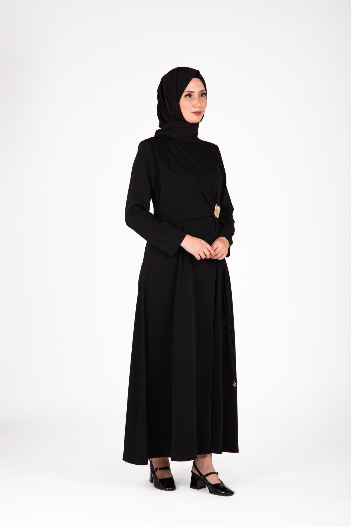 Beyza-Beyza Ön Kısmı Tokalı Siyah Elbise 9427