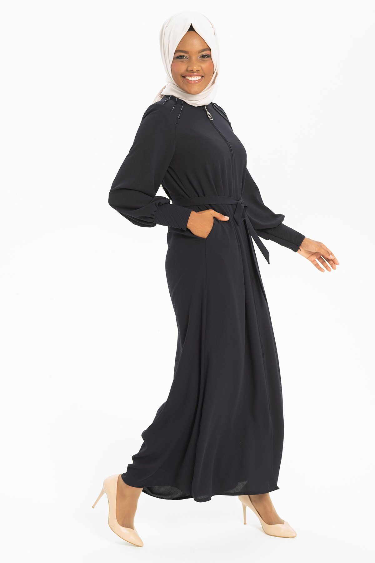 Beyza-GÜZİDE BONCUKLU FERACE LACİVERT CARLA