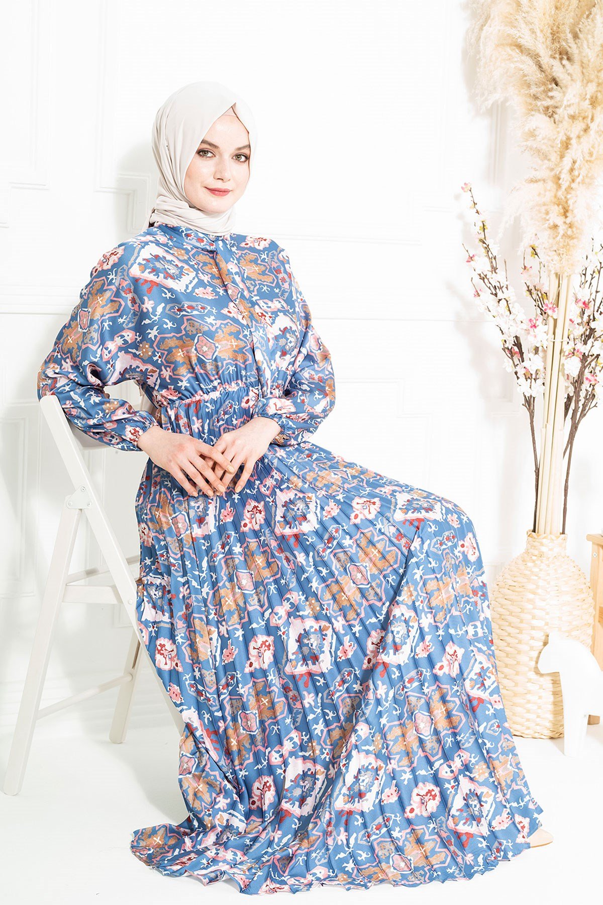 Beyza-BÜKLÜM DESENLİ ELBİSE MAVİ DESENLİ