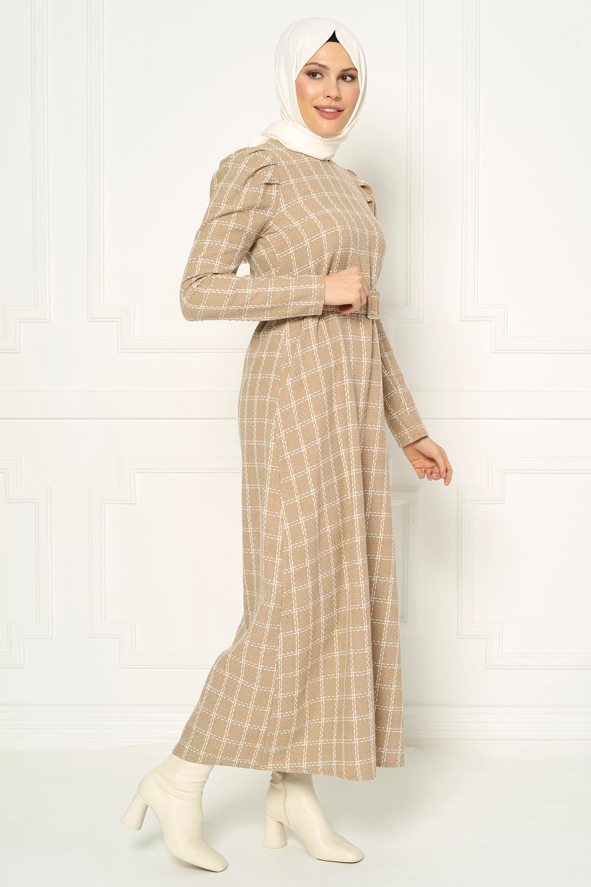 Beyza-Ekose Desenli Tesettür Bej Kışlık Elbise 5301