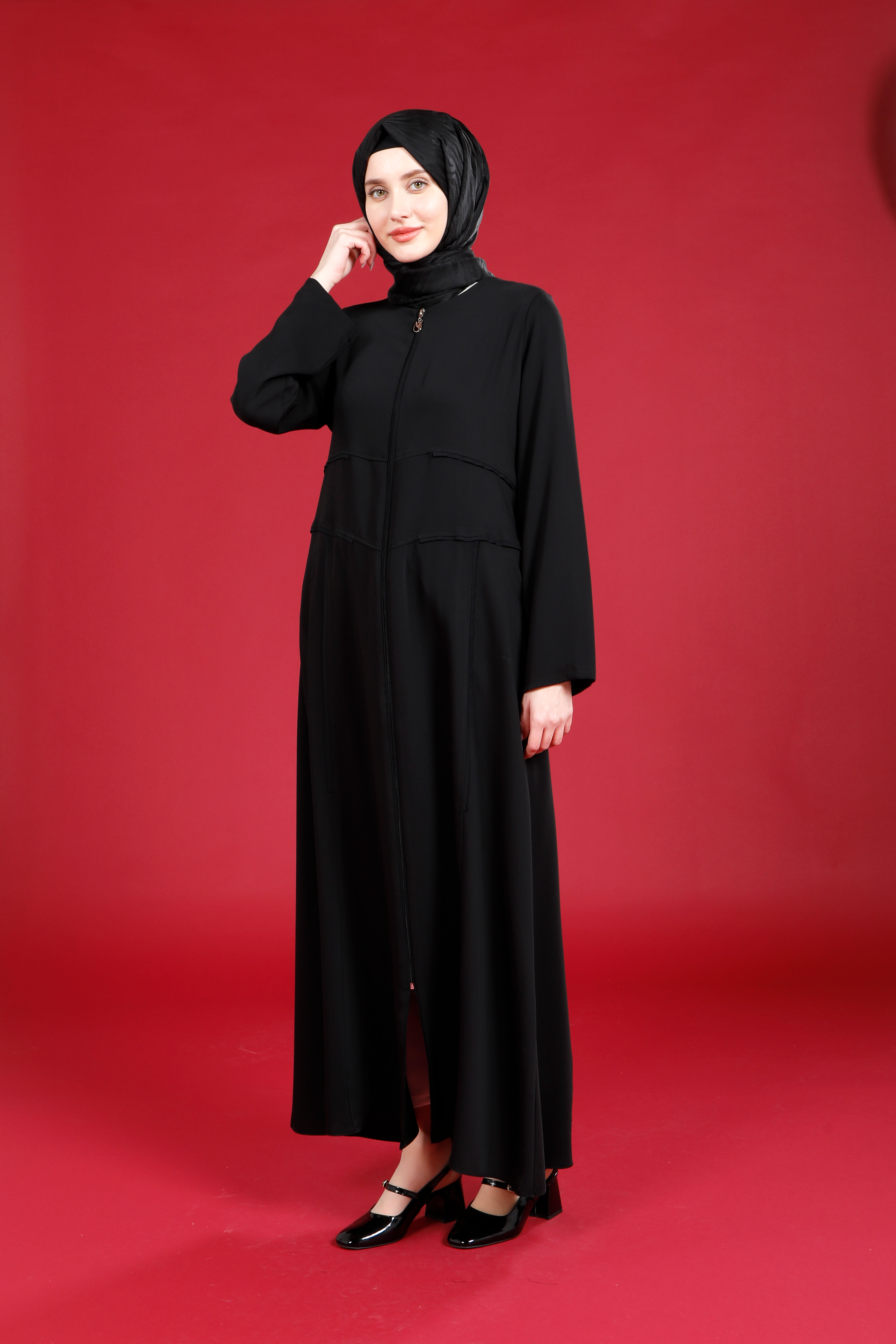 Beyza-ELİZ FERACE SİYAH ADRİANA