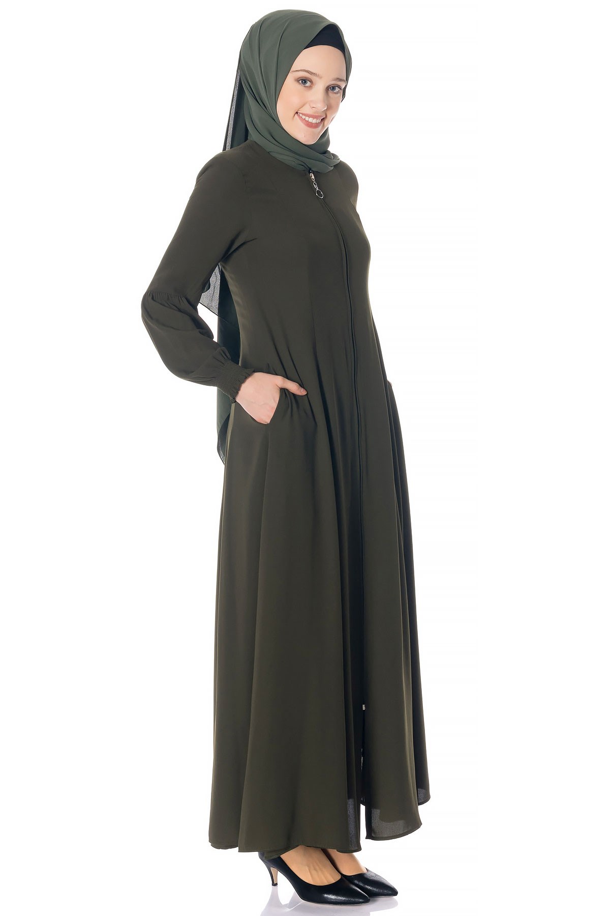 Beyza-عباءة باللون الكاكي واسعة بسحّاب