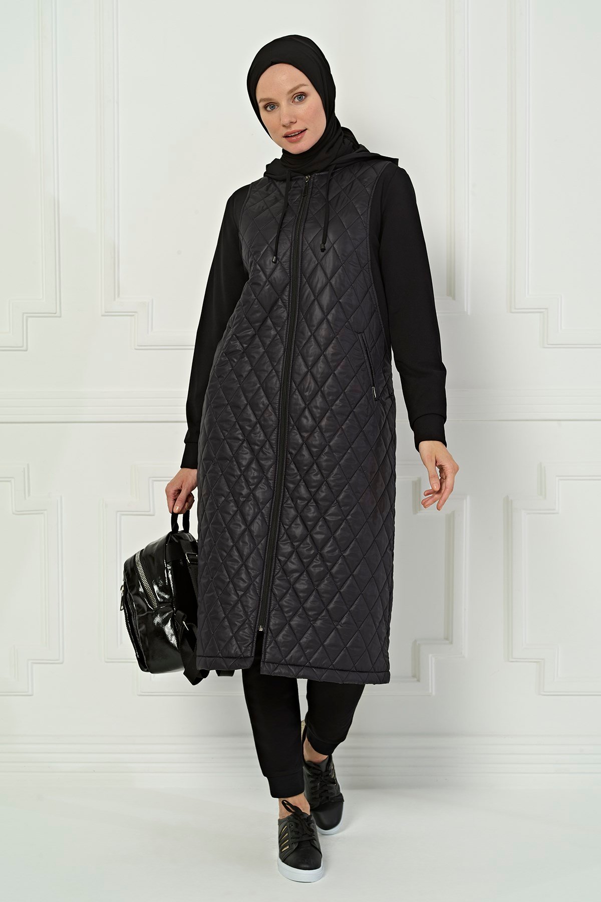 Beyza-HATIRA KABAN SİYAH SCUBA KREP