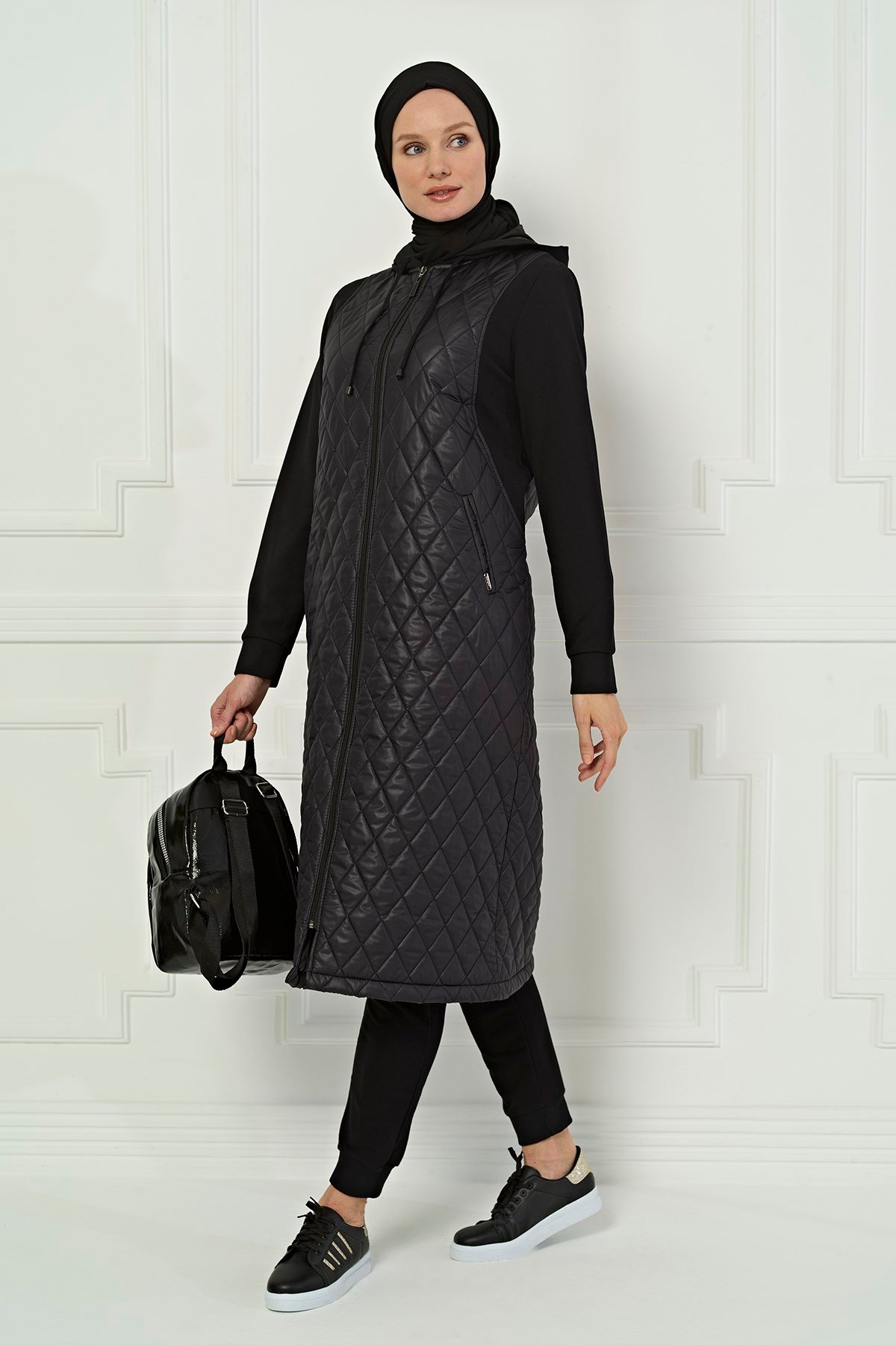 Beyza-HATIRA KABAN SİYAH SCUBA KREP