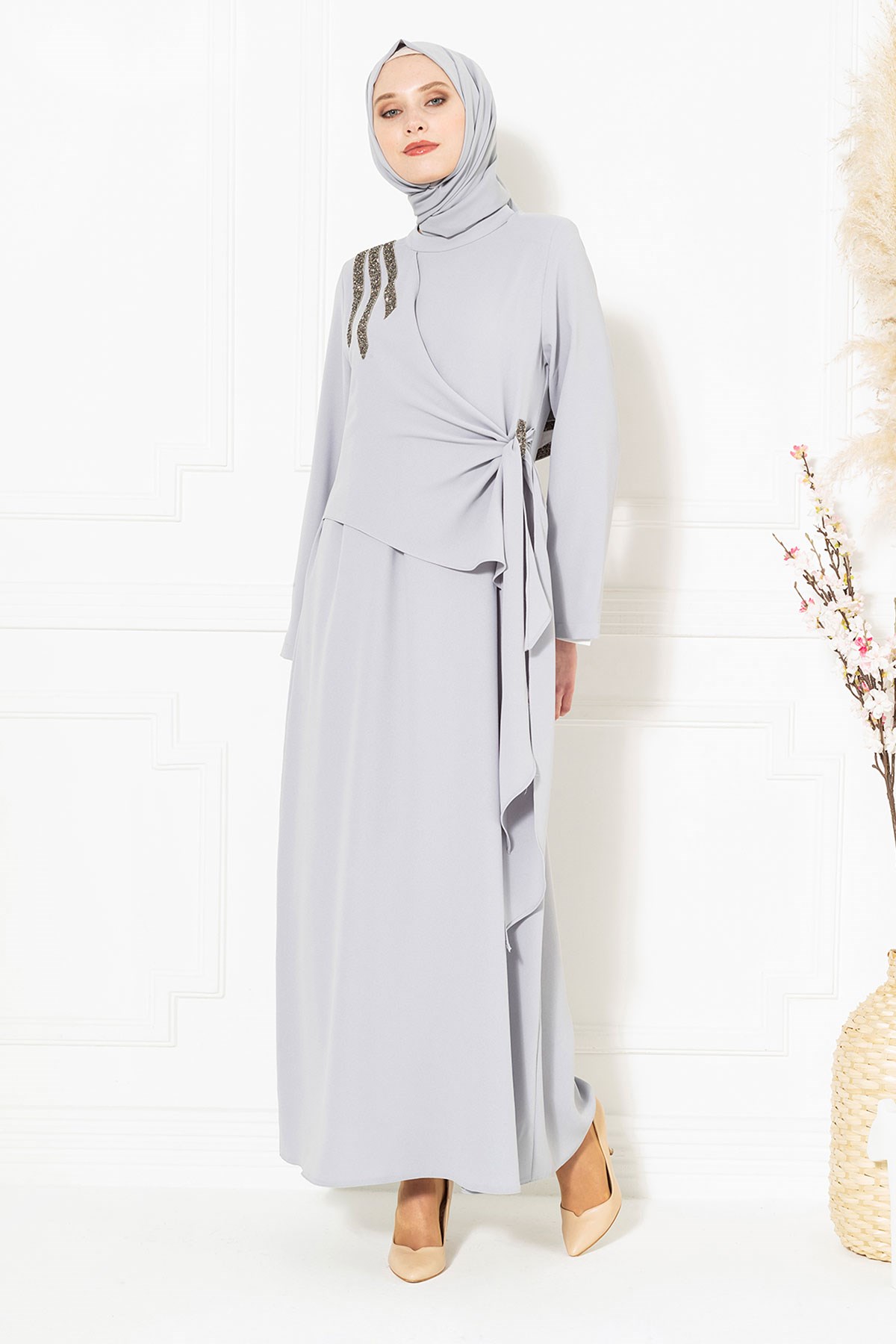 Beyza-SONAY TAŞLI ELBİSE GRİ KUM KREP