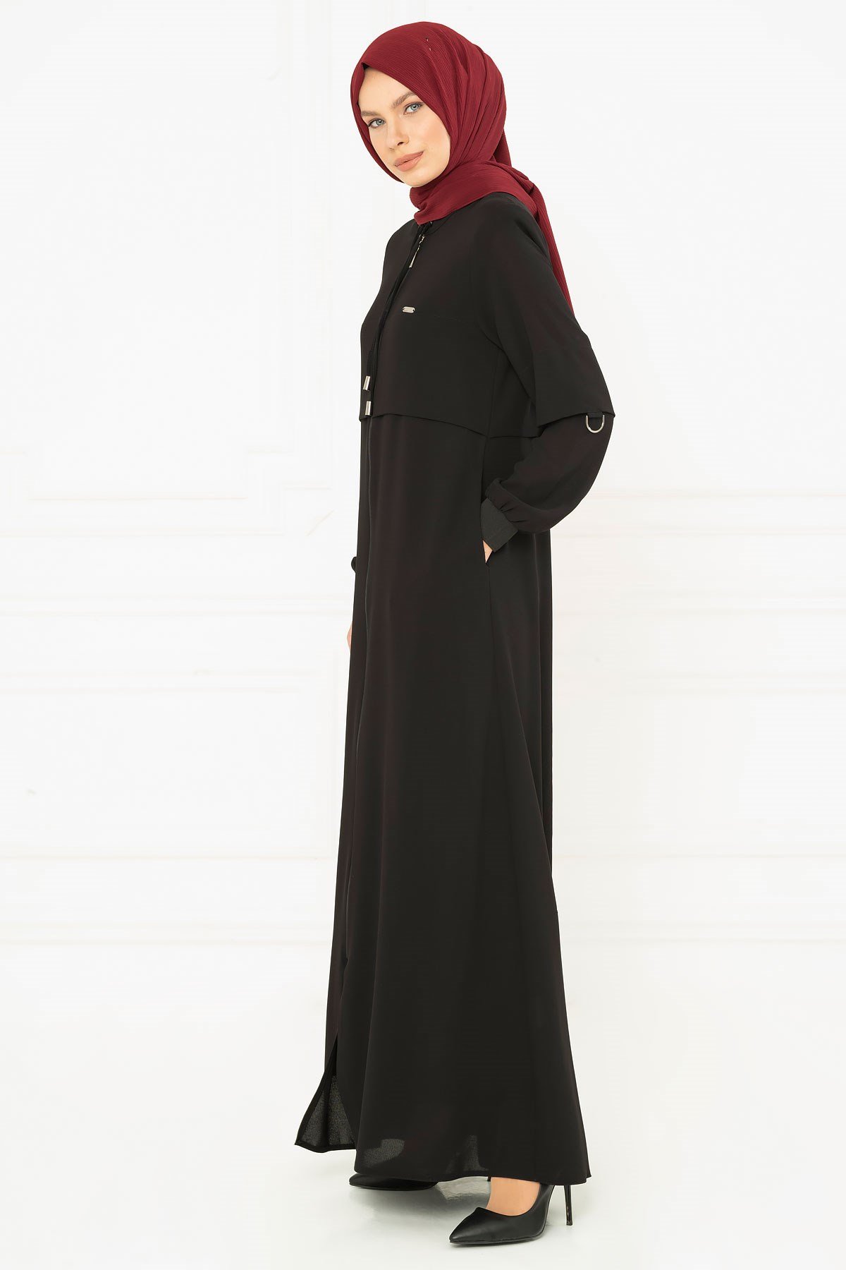 Beyza-عباءة رياضية باللون الأسود 3M3163