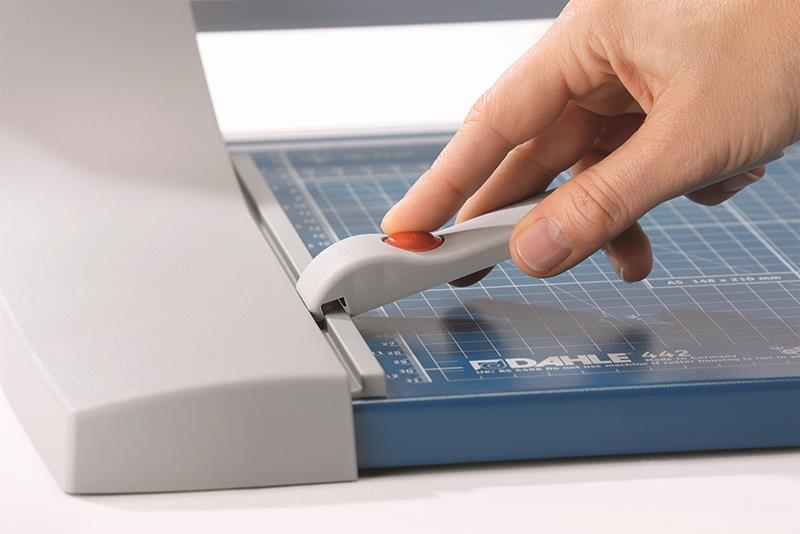 Giyotin Makas DAHLE 442 SÜRGÜLÜ GİYOTİN - A3 - 51CM - 35SYF. Satın Al