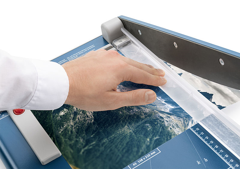 Giyotin Makas DAHLE 533 KOLLU GİYOTİN - A4 - 34CM - 15SYF. Satın Al