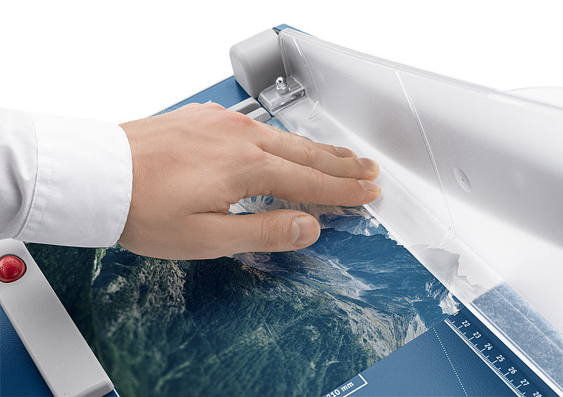 Giyotin Makas DAHLE 560 KOLLU GİYOTİN - A4 - 34CM - 20SYF. Satın Al