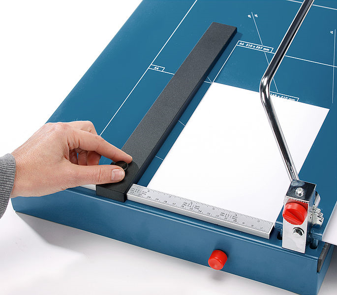 Giyotin Makas DAHLE 569 KOLLU GİYOTİN - A2 - 70CM - 35SYF. Satın Al