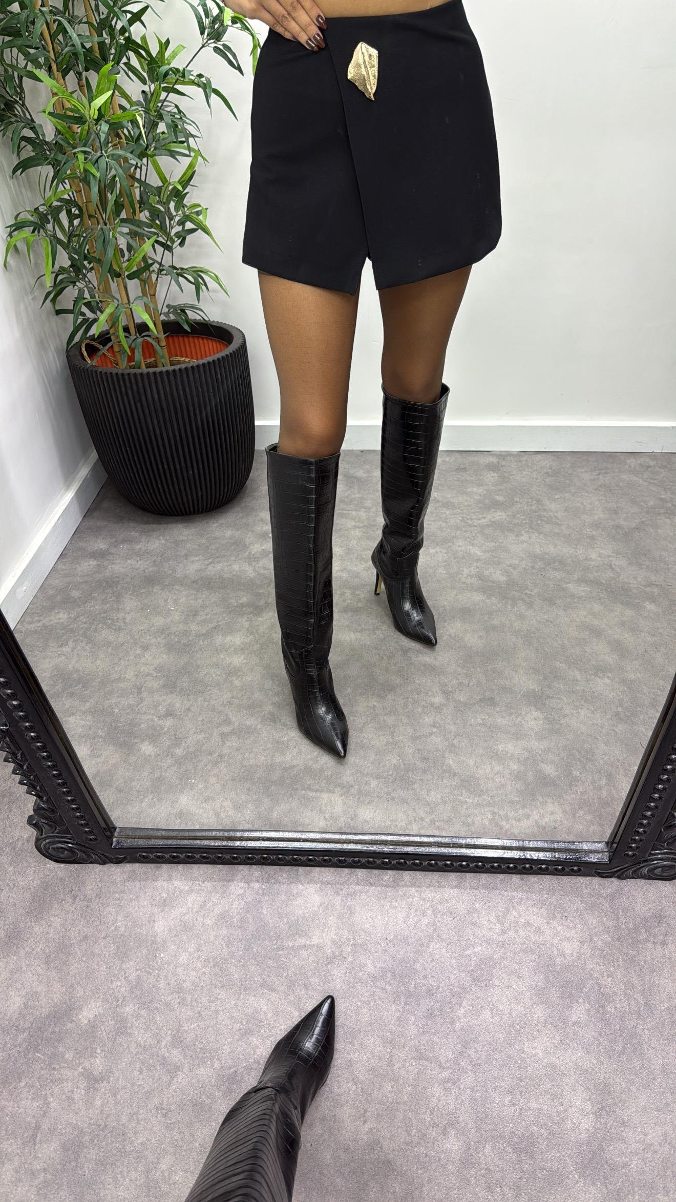 Aksesuarlı Kumaş Şort Etek