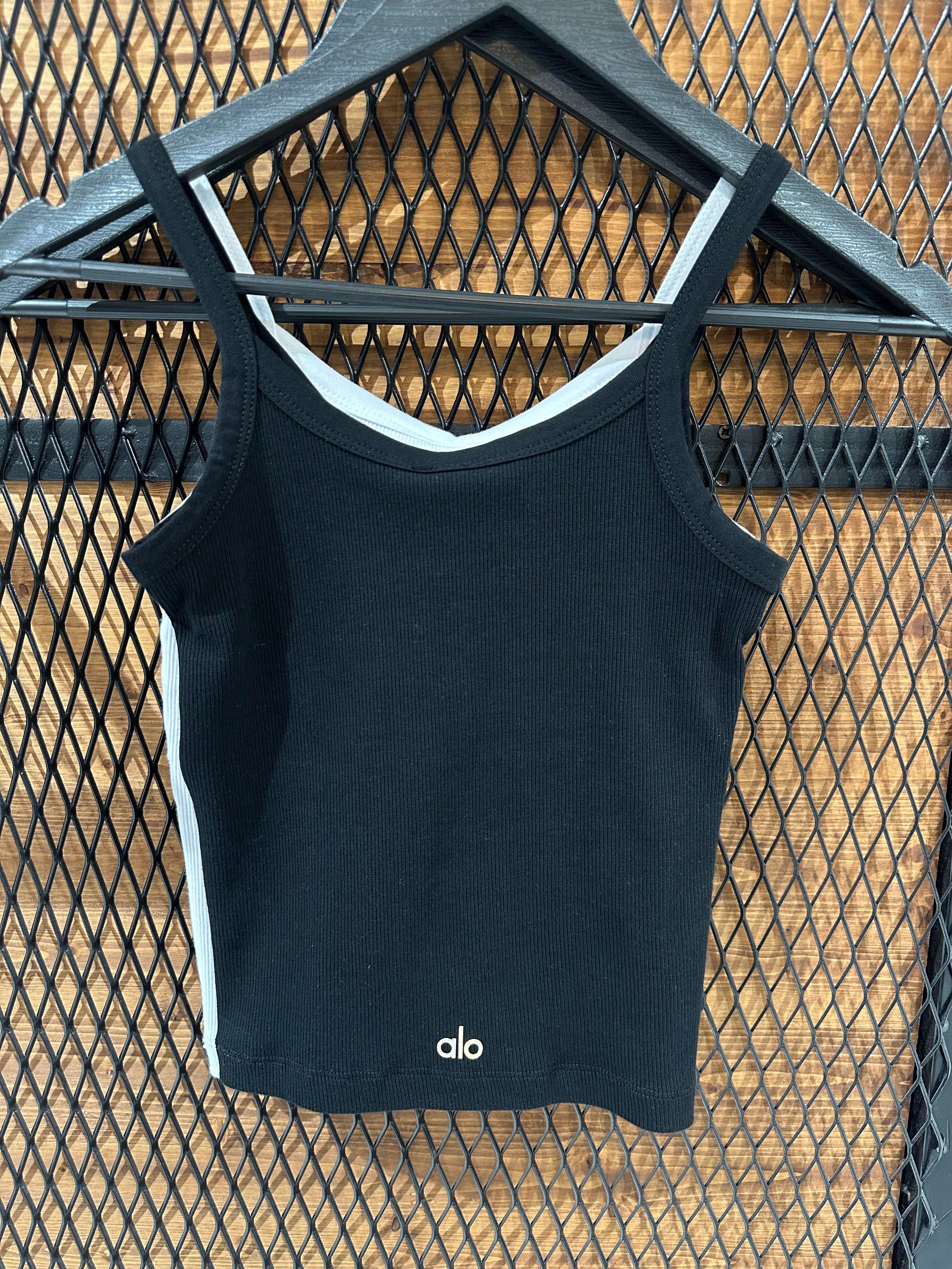 Alo Çizgi Detay Atlet