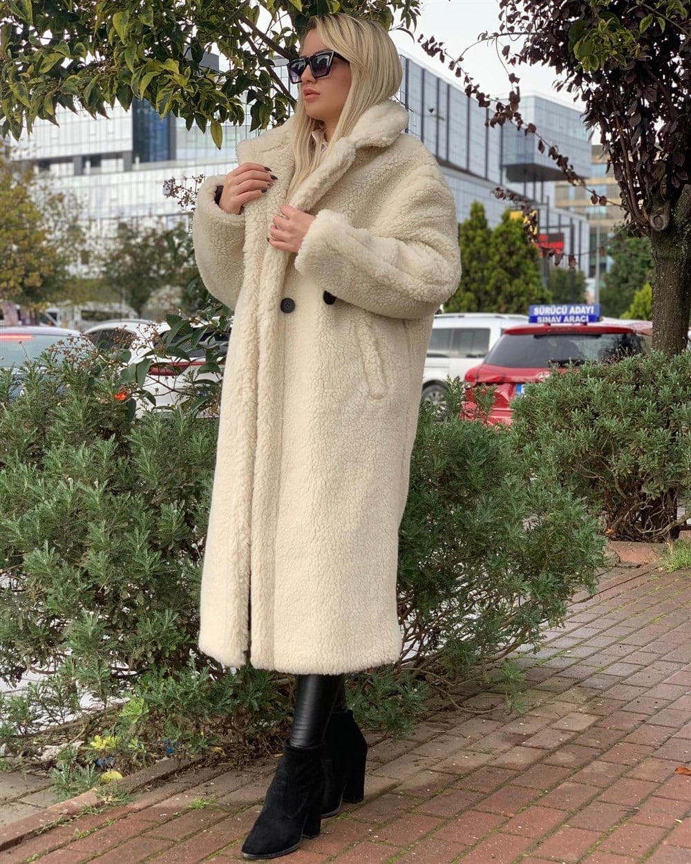 Bej Peluş Kaban