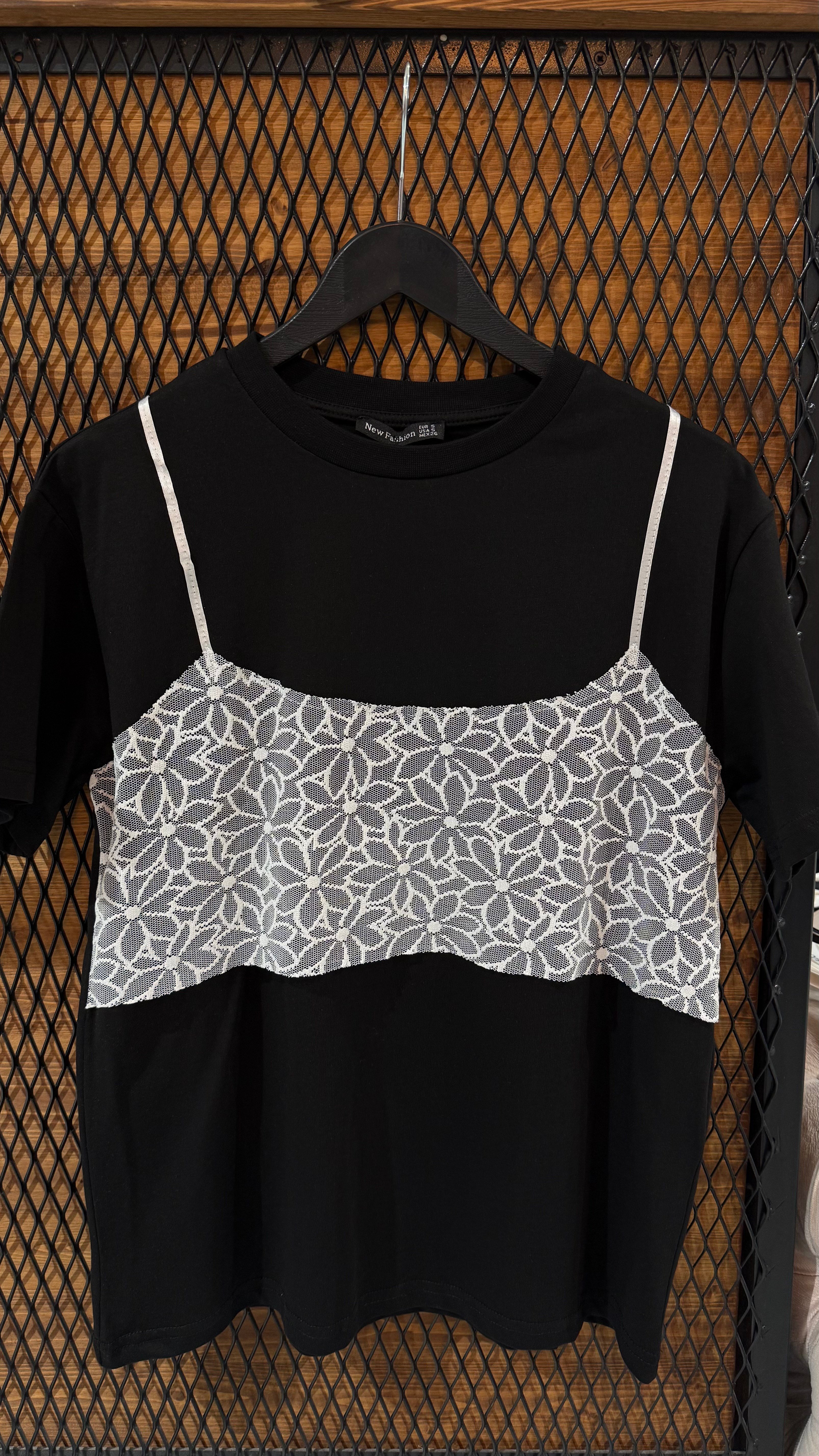 Büstiyer Detay Tişört