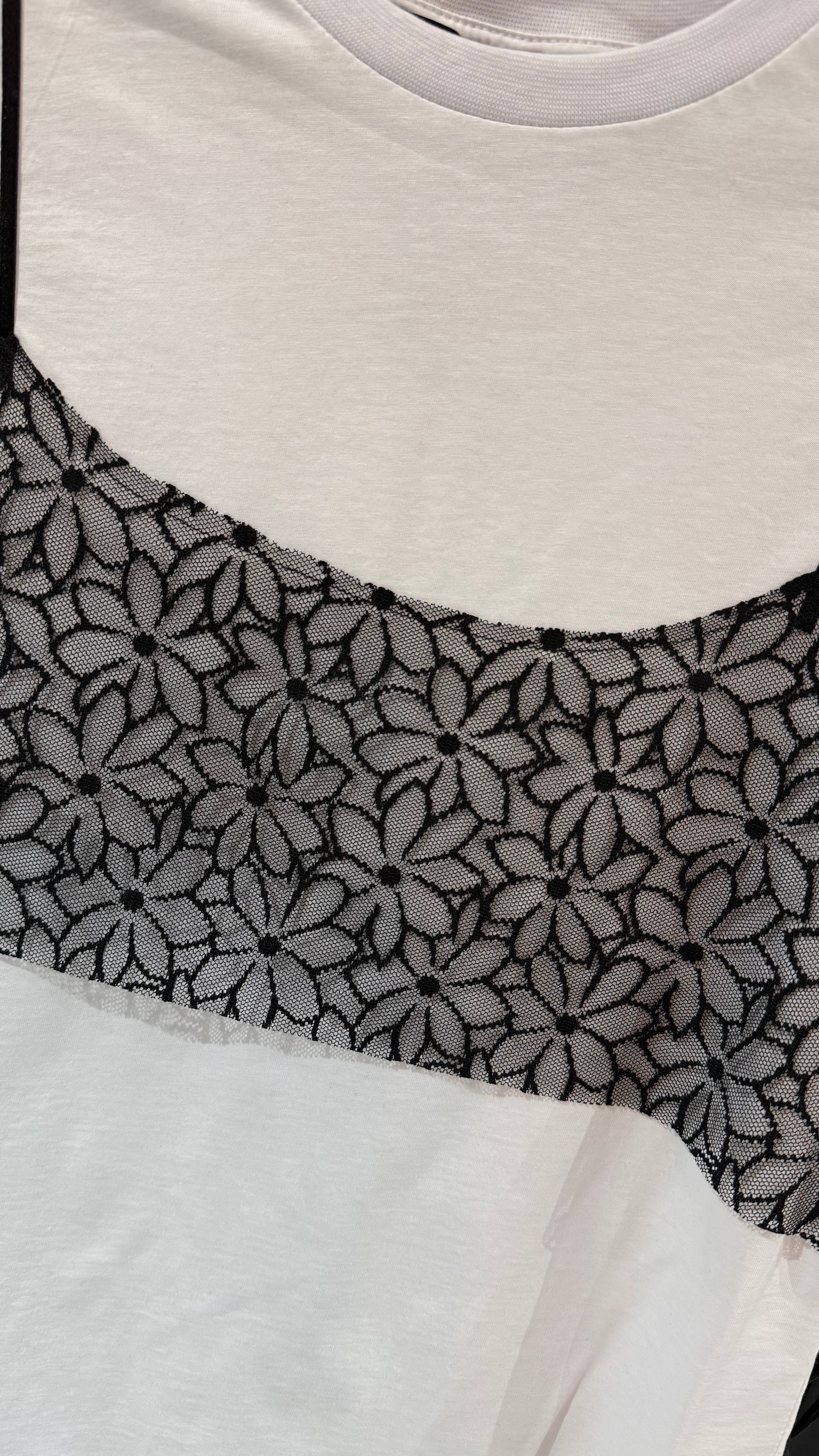 Büstiyer Detay Tişört