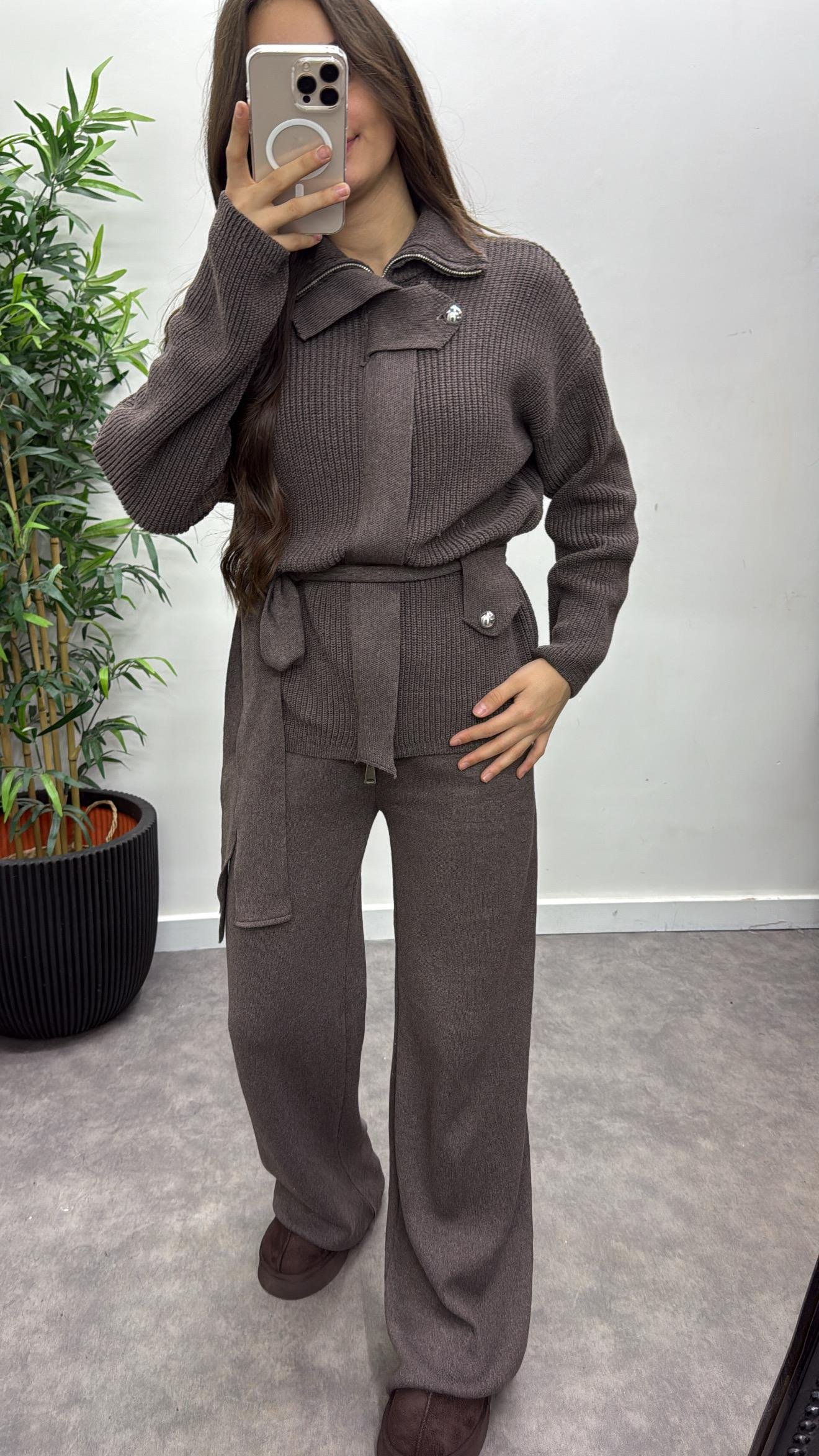 Büyük Düğme Detaylı Triko Takım