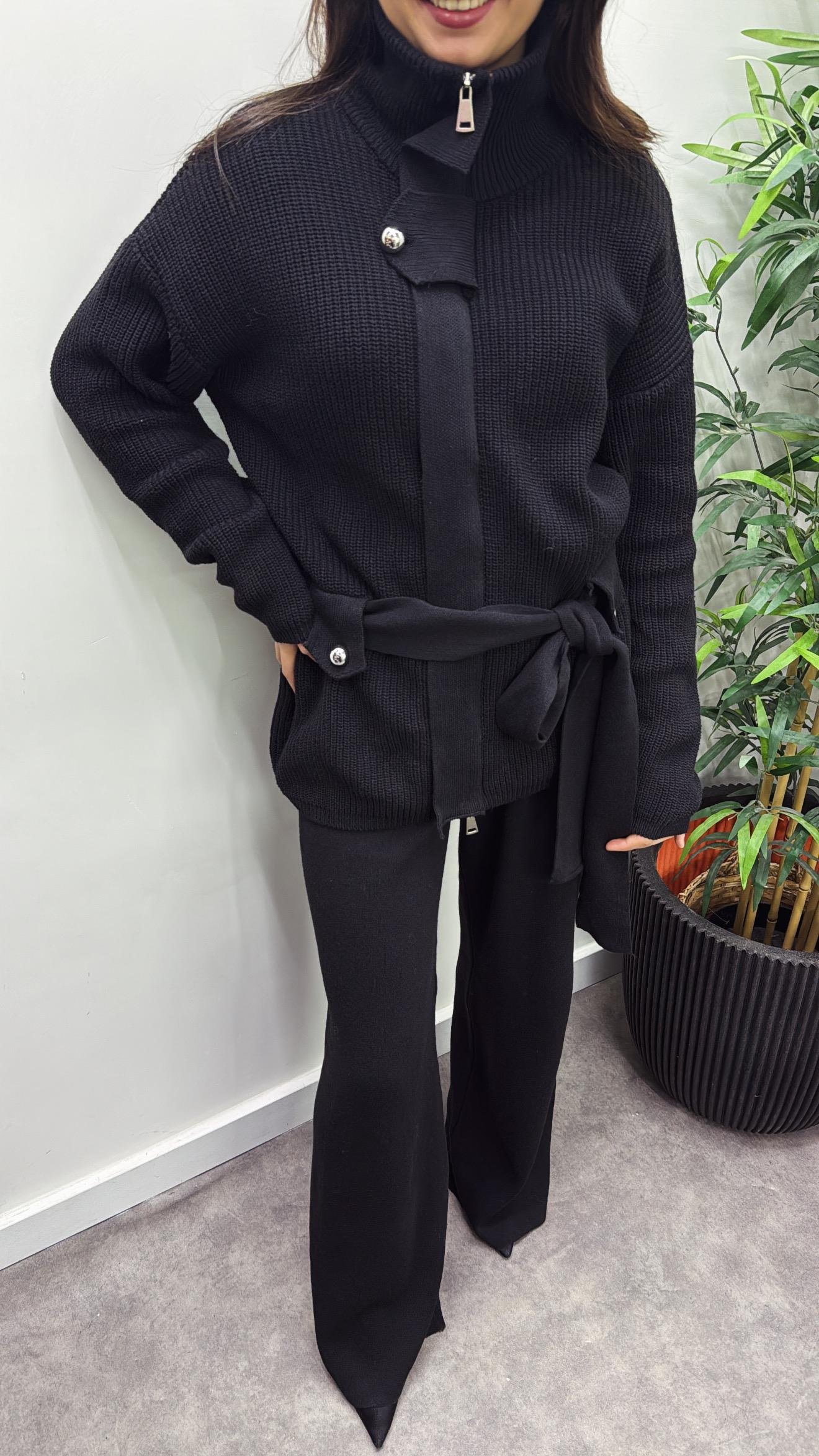 Büyük Düğme Detaylı Triko Takım