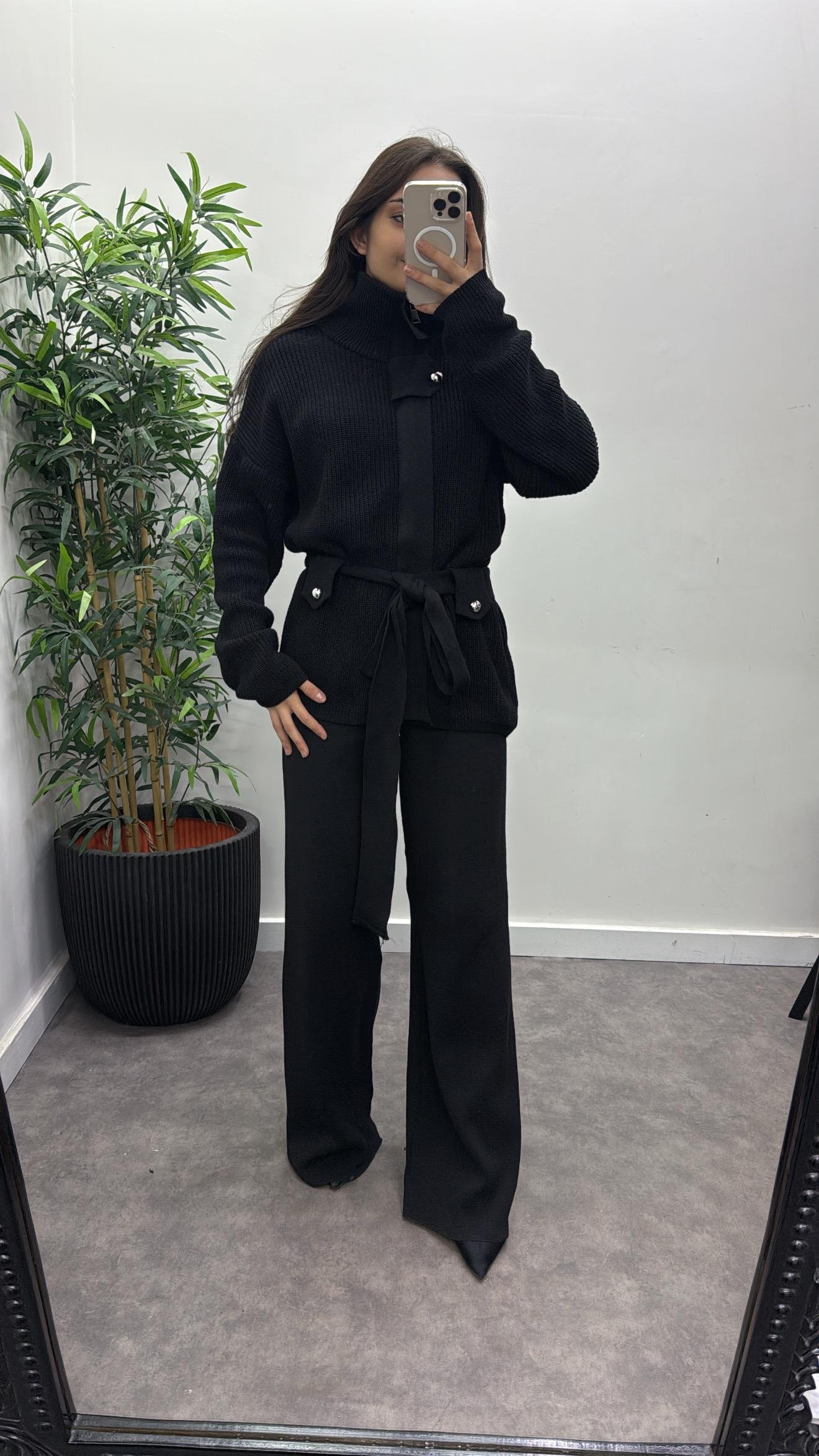 Büyük Düğme Detaylı Triko Takım