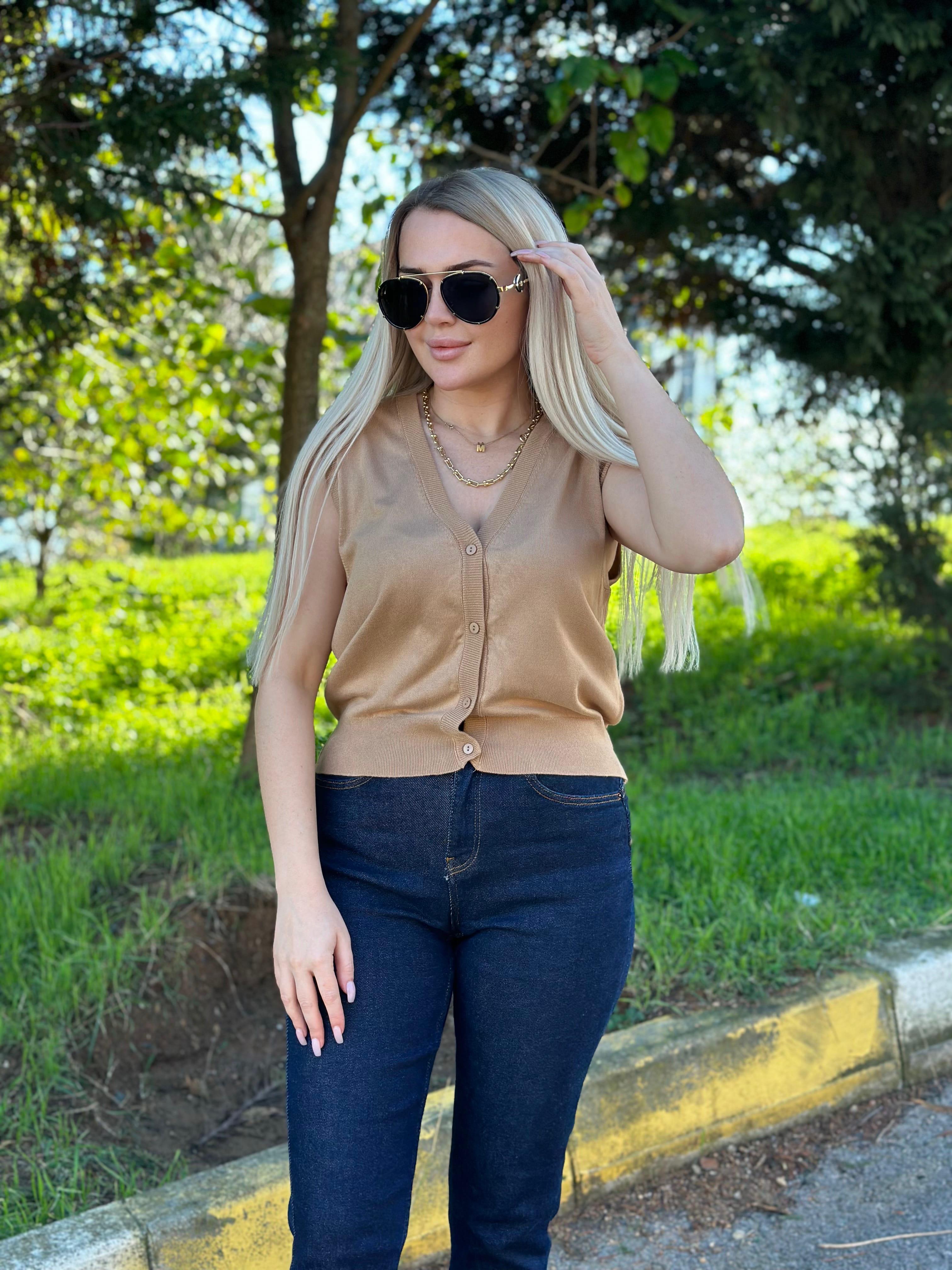 Düğmeli Triko Yelek