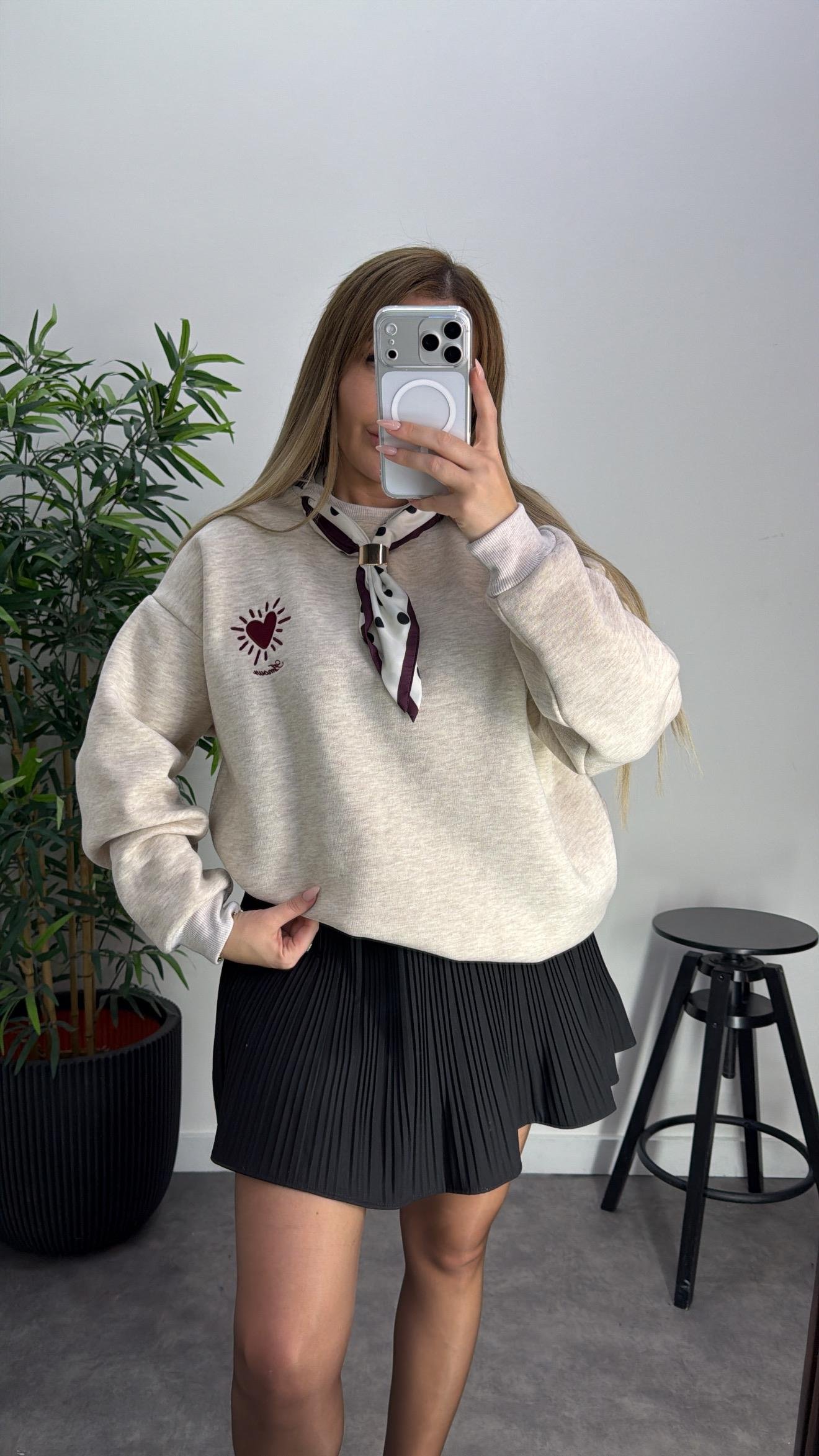 Fular Aksesuarlı Sweat-Shirt