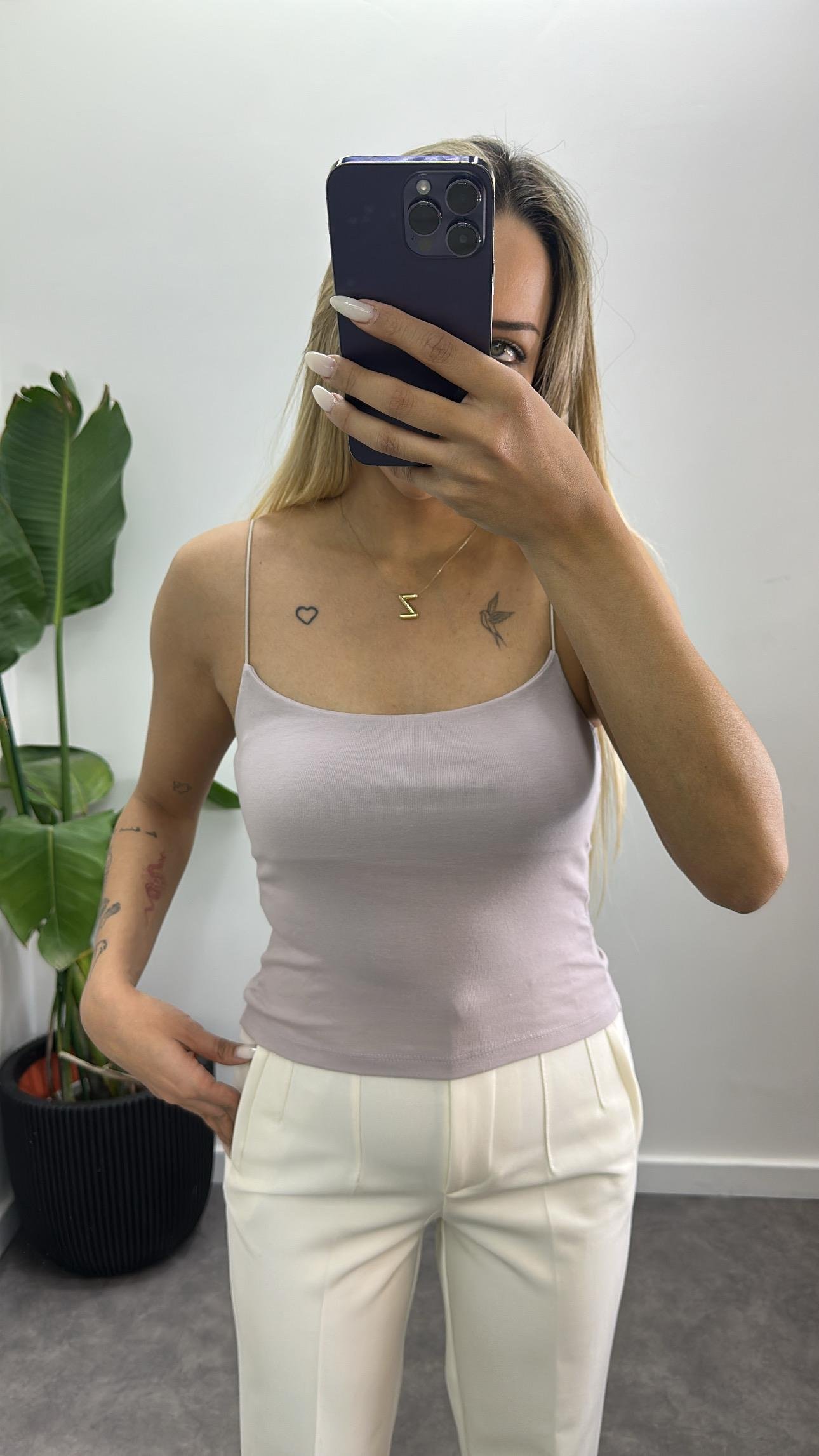 İp Askılı Uzun Atlet