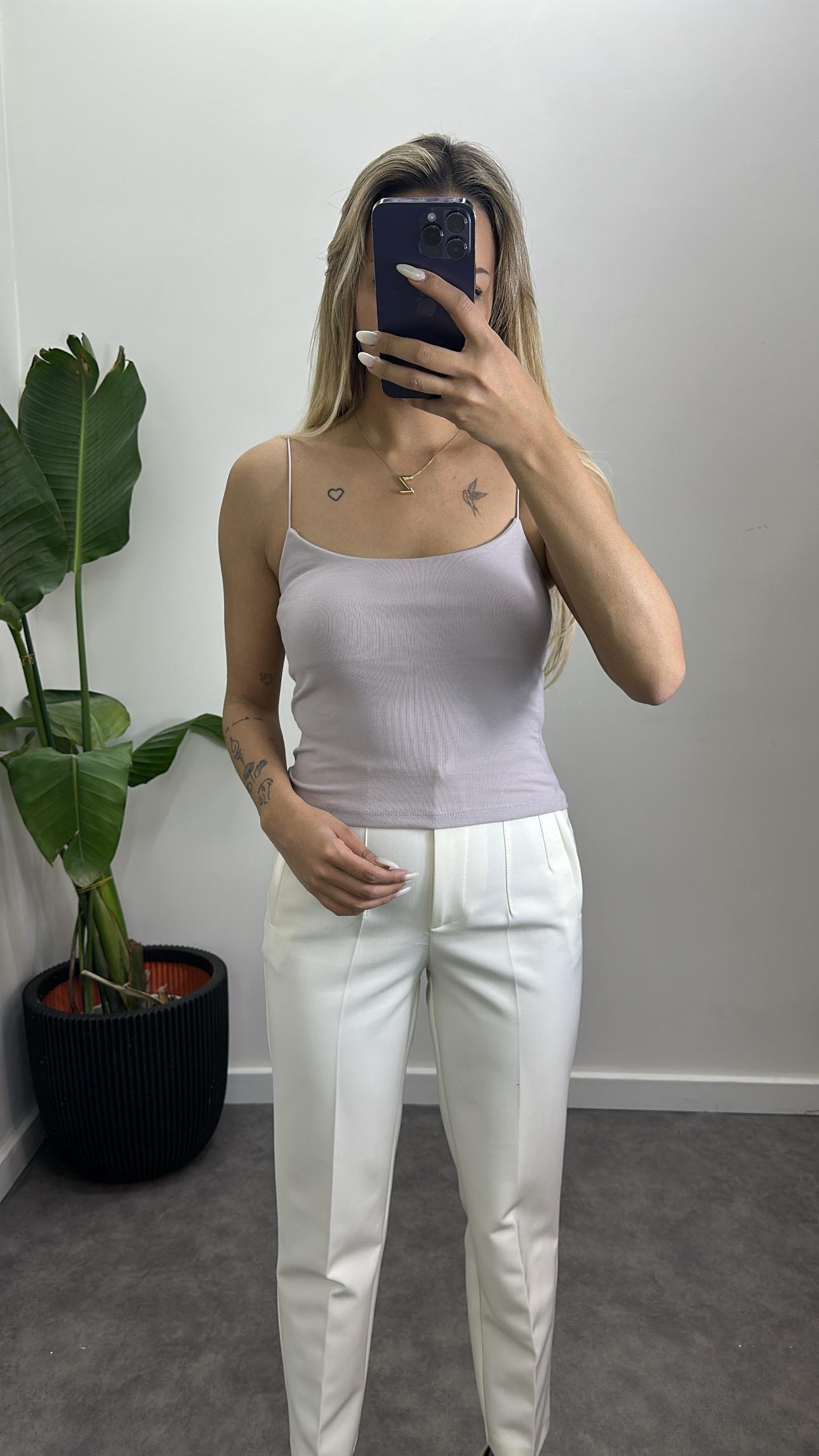 İp Askılı Uzun Atlet