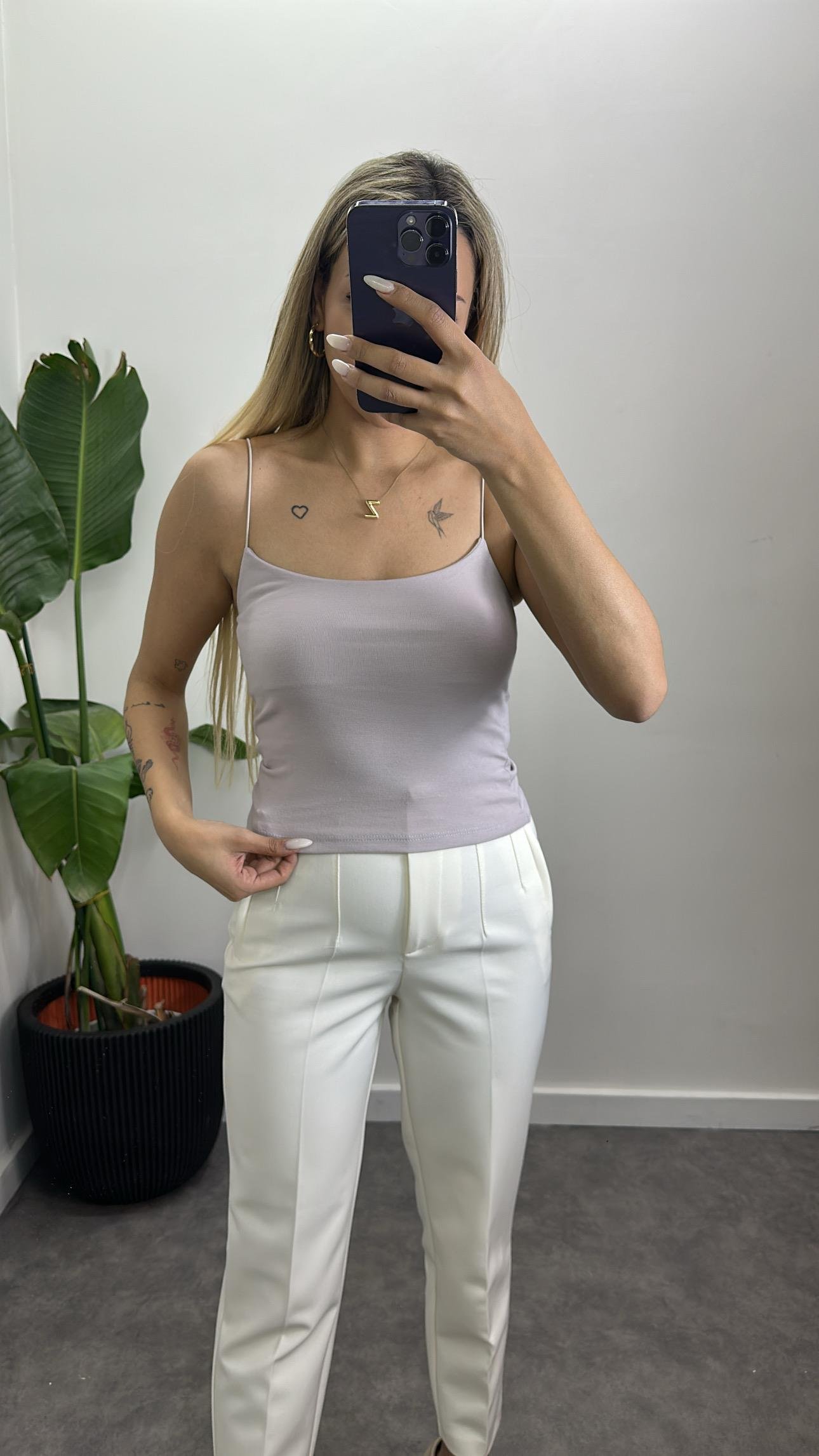 İp Askılı Uzun Atlet