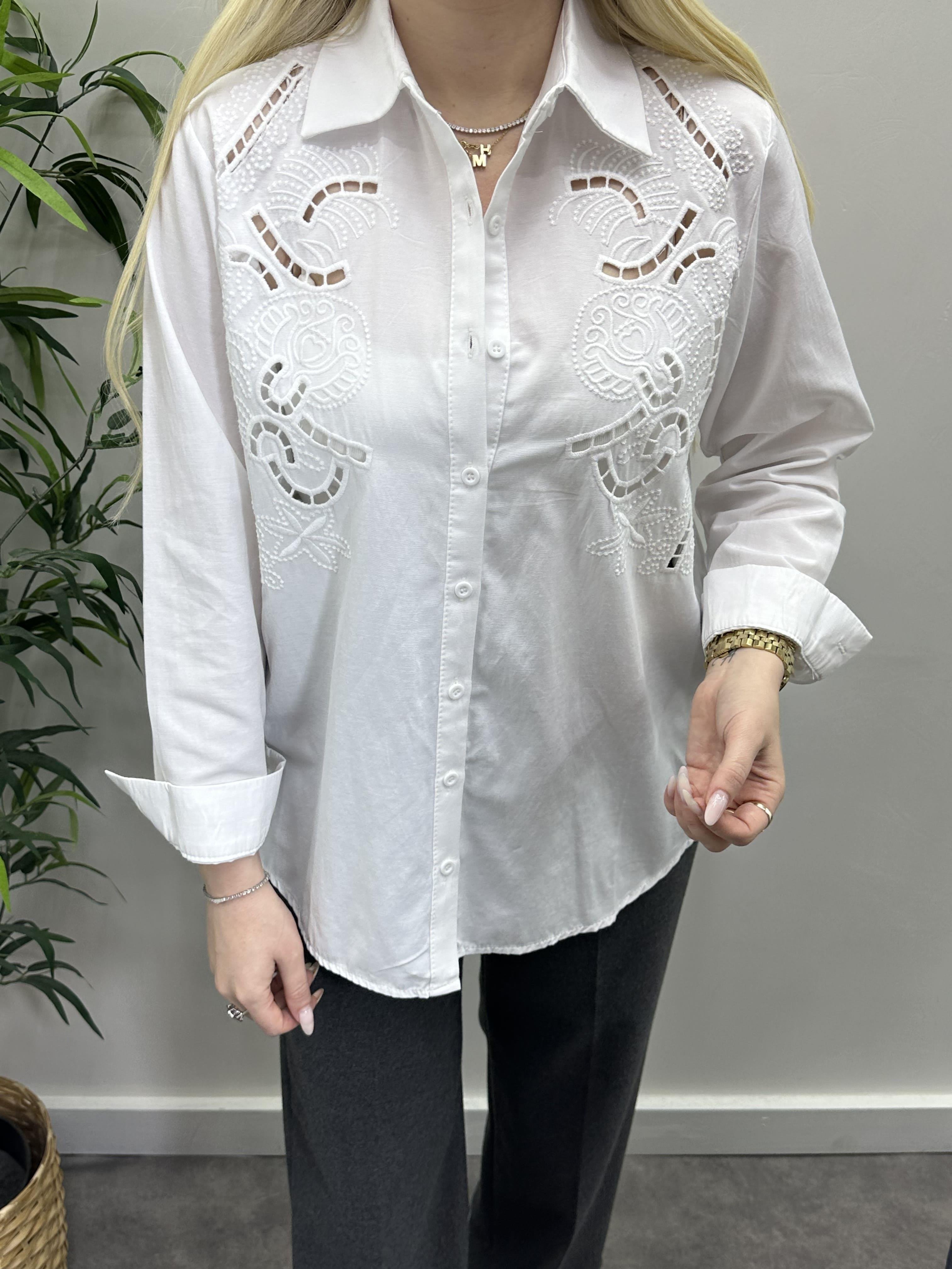 İşlemeli Gömlek
