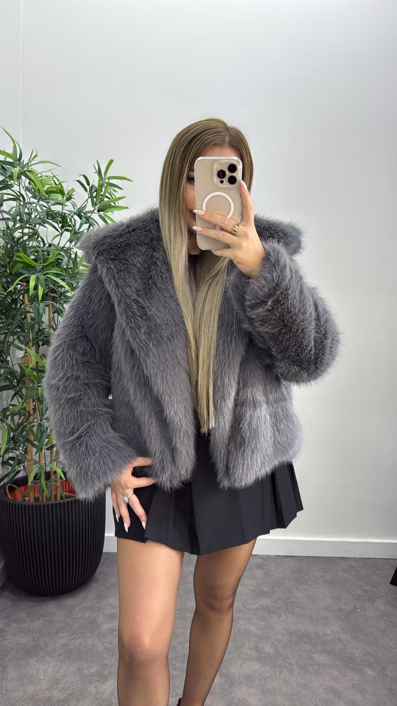 İthal Yakalı Kürk Ceket