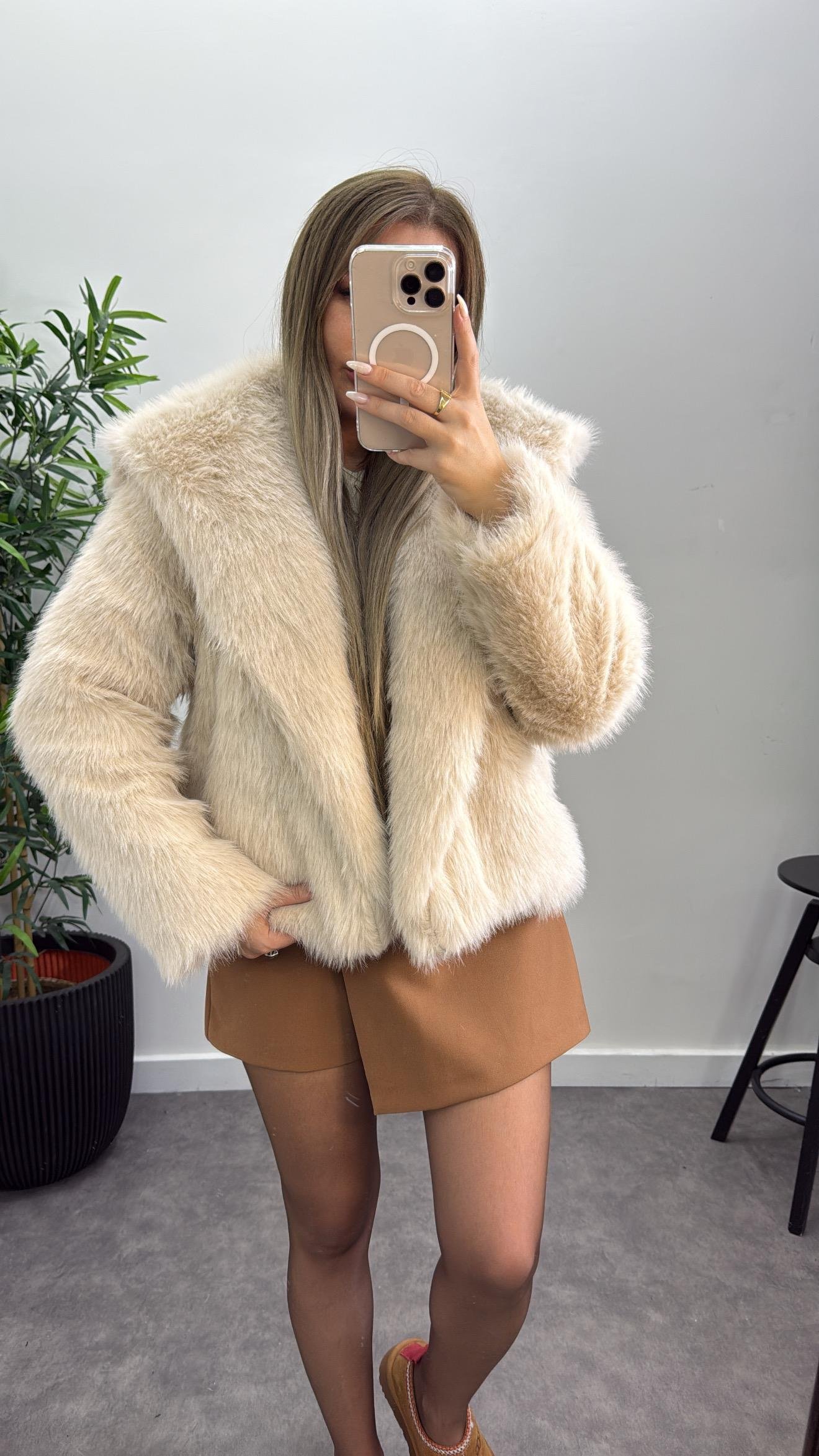 İthal Yakalı Kürk Ceket