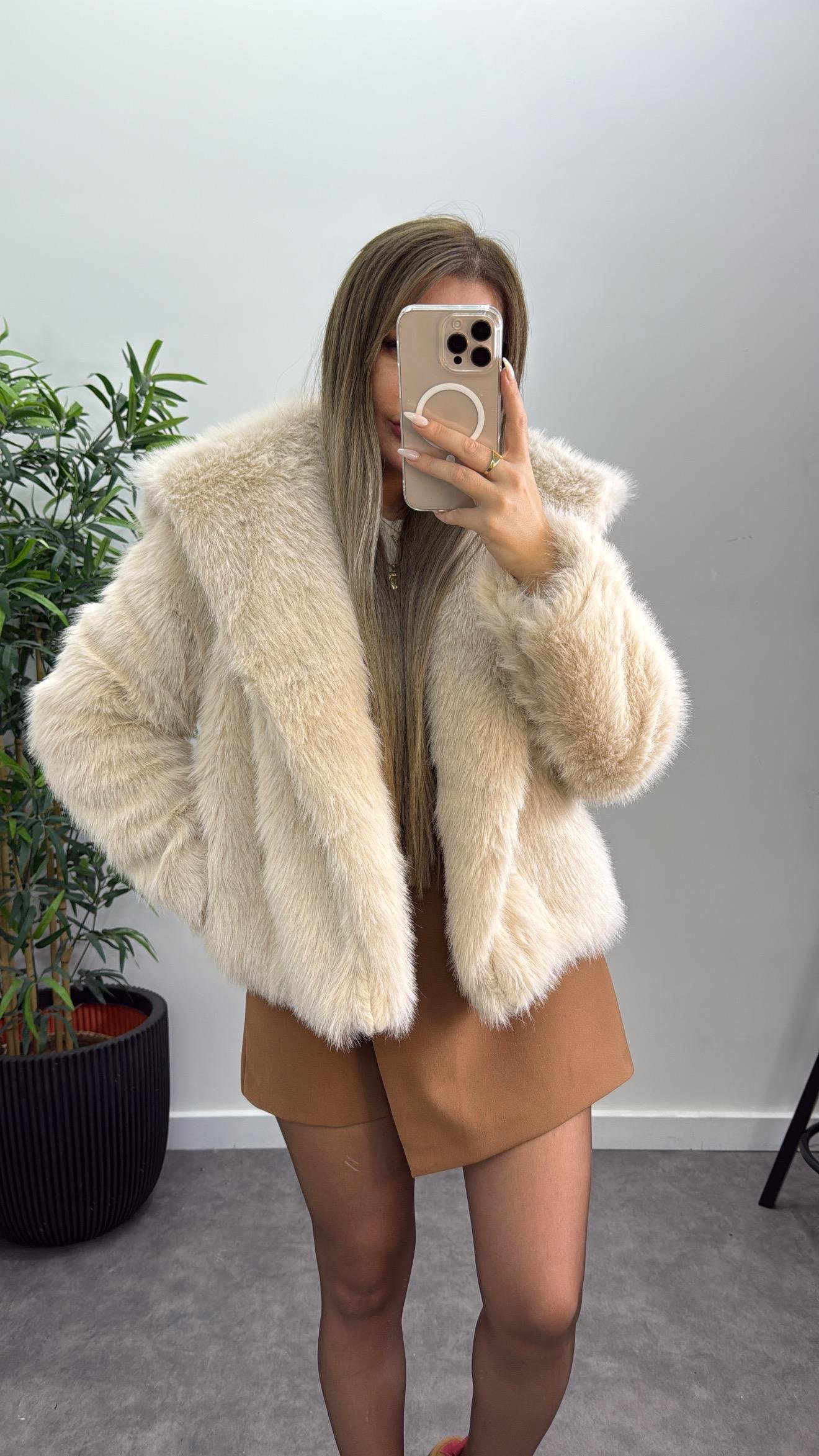 İthal Yakalı Kürk Ceket