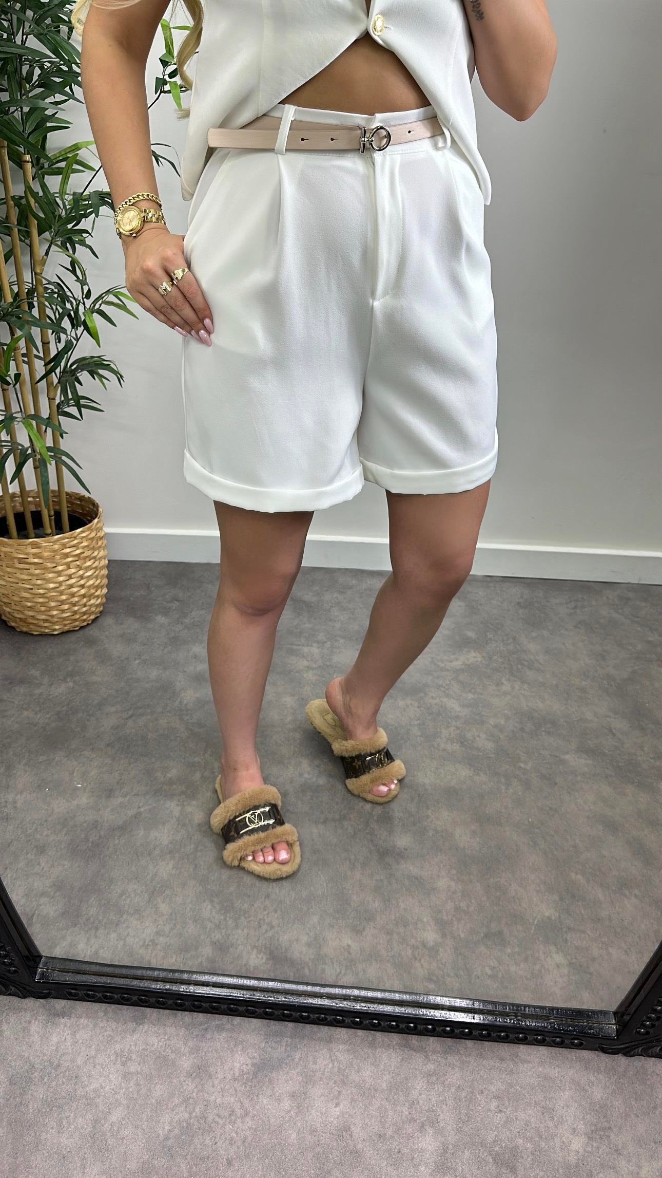 Kemerli Kumaş Şort