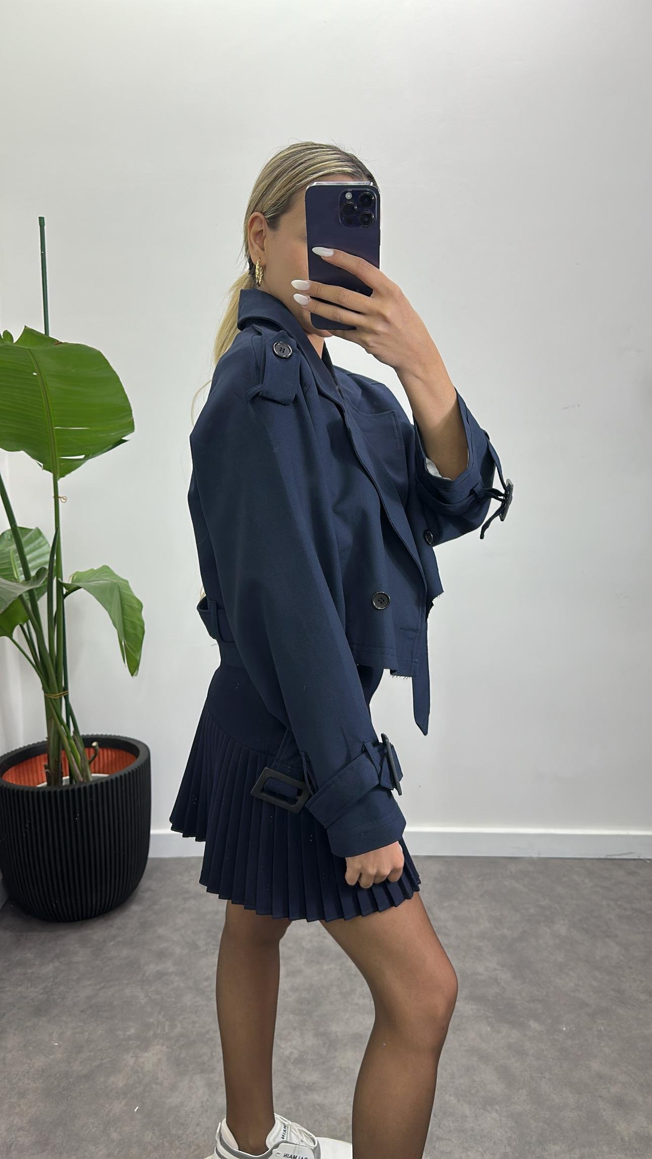 Kısa Kemerli Trenç Ceket